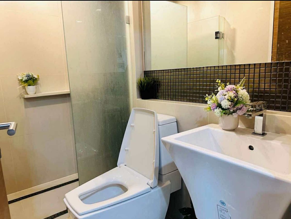 For RentCondoOnnut, Udomsuk : Beautiful room at the cover. There is a RHYTHM Sukhumvit 50 - 2 bedroom. 2 bathrooms - views, not blocked - fully furnished. Ready to move in