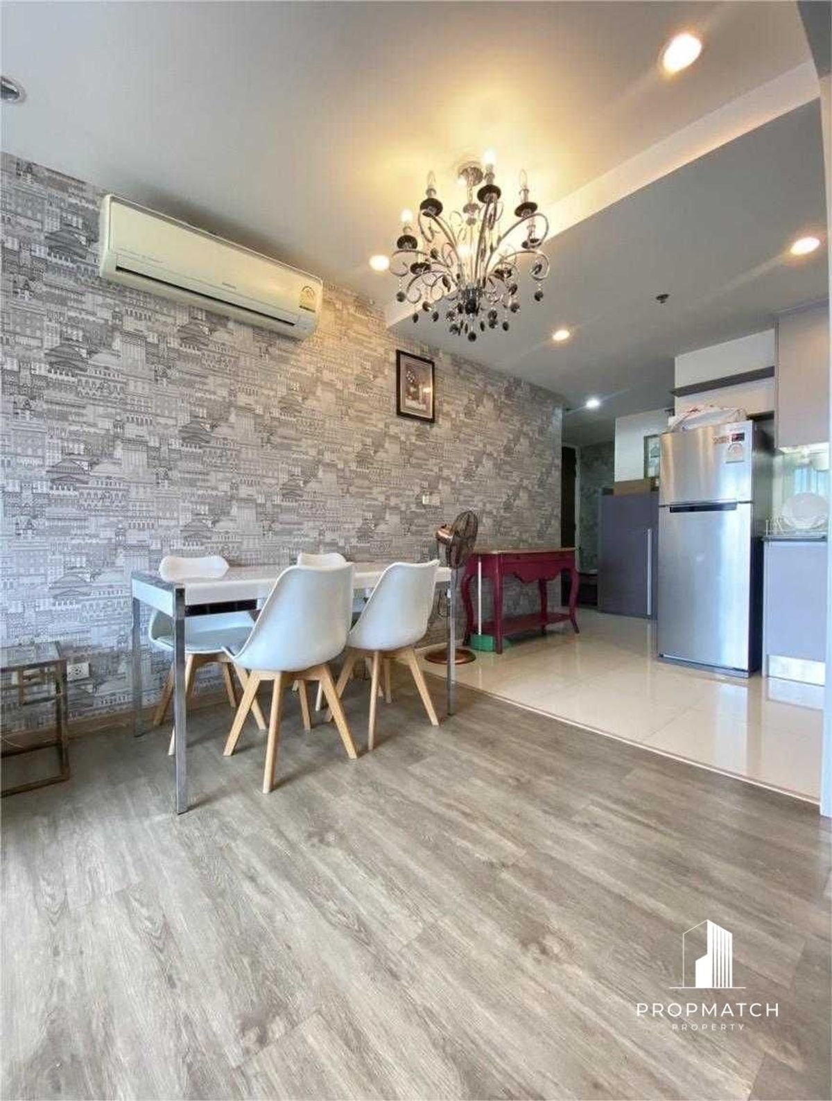 ให้เช่าคอนโดนานา : ✨Flash Deal ✨15 Sukhumvit Residence( 1Bed 1Bath 50SQM.) แต่งครบพร้อมอยู่ !! เพียง 27,000บาทต่อเดือน Tel.0981315848 @propmatch