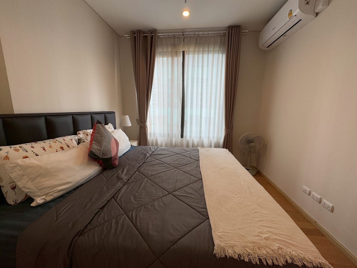 For RentCondoRama9, Petchburi, RCA : Rent Villa Asoke, 1 bedroom, new room with full view of the beautiful god