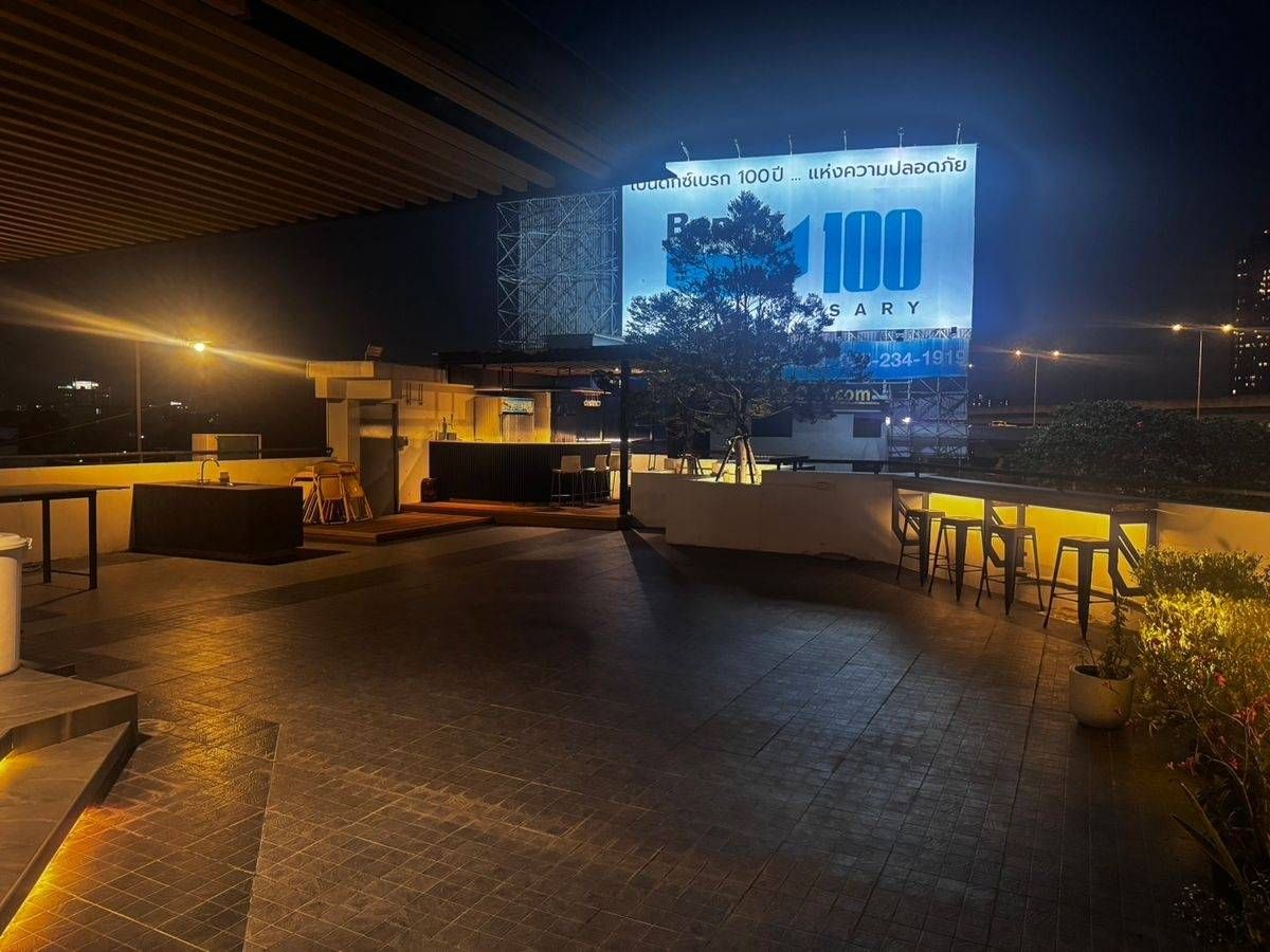 For RentOfficeRama9, Petchburi, RCA : Stand Alone Office for Sell & RENT & AMP; Ready to Move in selling / renting a 5-storey office building, approximately 1,100 sqm. Near the Seri Market-The Nine Rama 9, beautiful interior, ready to proceed immediately, park 8-10 vehicles.