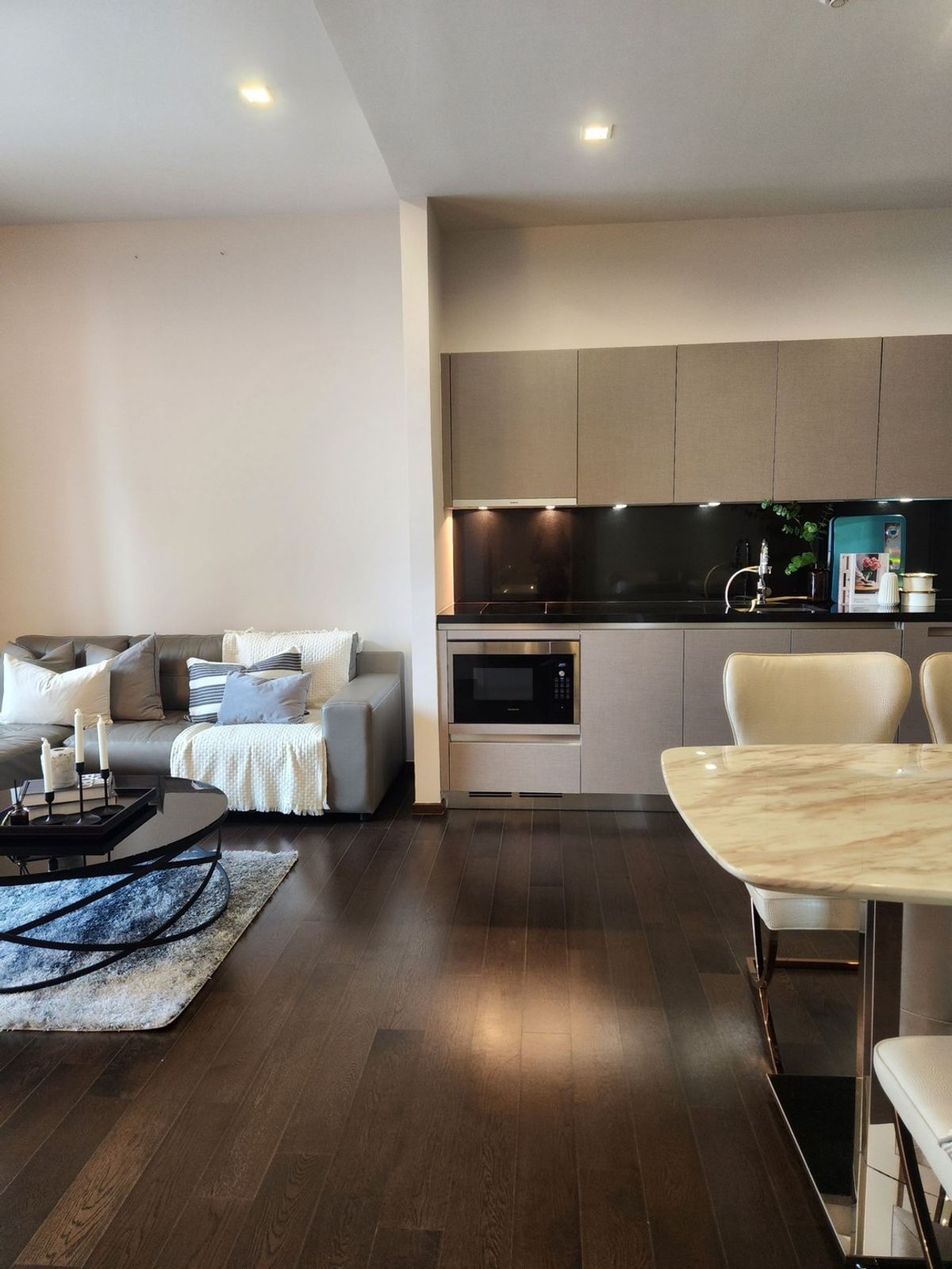 For RentCondoSukhumvit, Asoke, Thonglor : !! Beautiful room for rent. The XXXIX Sukhumvit 39 near BTS Phrom Phong