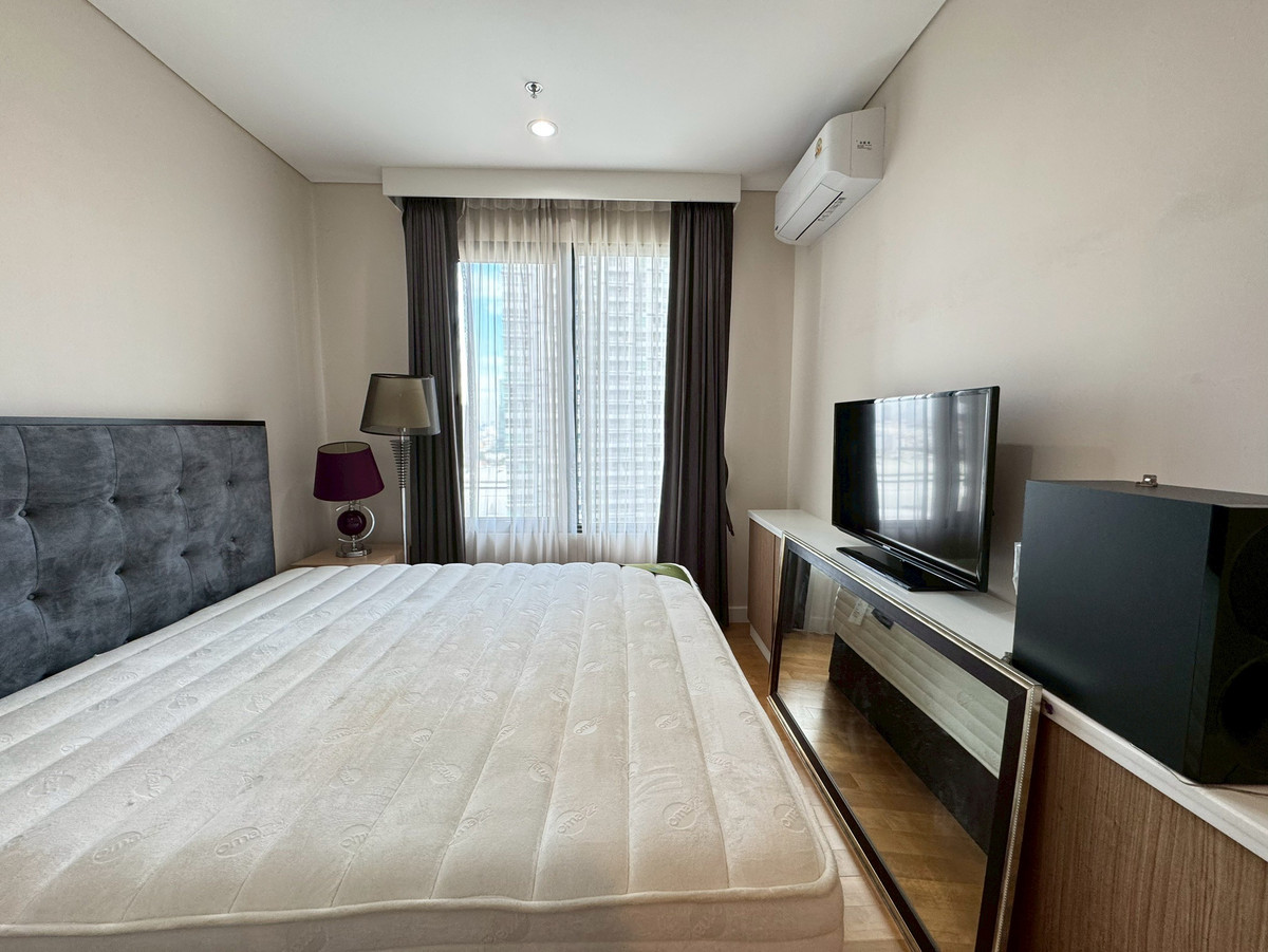 ให้เช่าคอนโดพระราม 9 เพชรบุรีตัดใหม่ RCA : ให้เช่า วิลล่า อโศก 1 นอน ห้องใหม่ พร้อมเฟอร์ครบ วิวเทพสวย