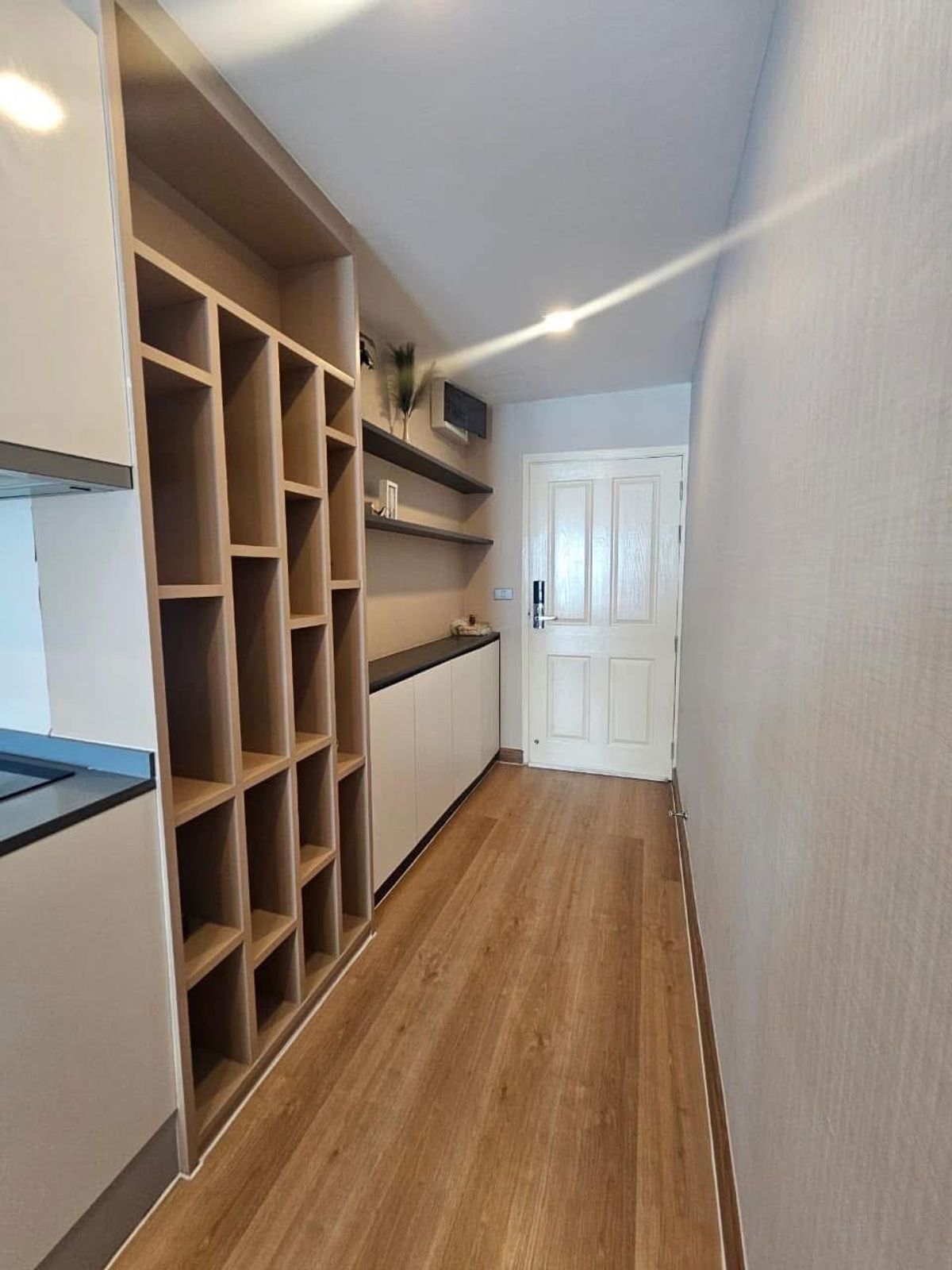 For RentCondoSukhumvit, Asoke, Thonglor : ✨✨ Rent The Ace Ekkamai 12 ✨✨ Low Rise 8 -story condo in Soi Ekkamai 12 🚈 Near BTS Ekkamai, very convenient to travel‼ ️