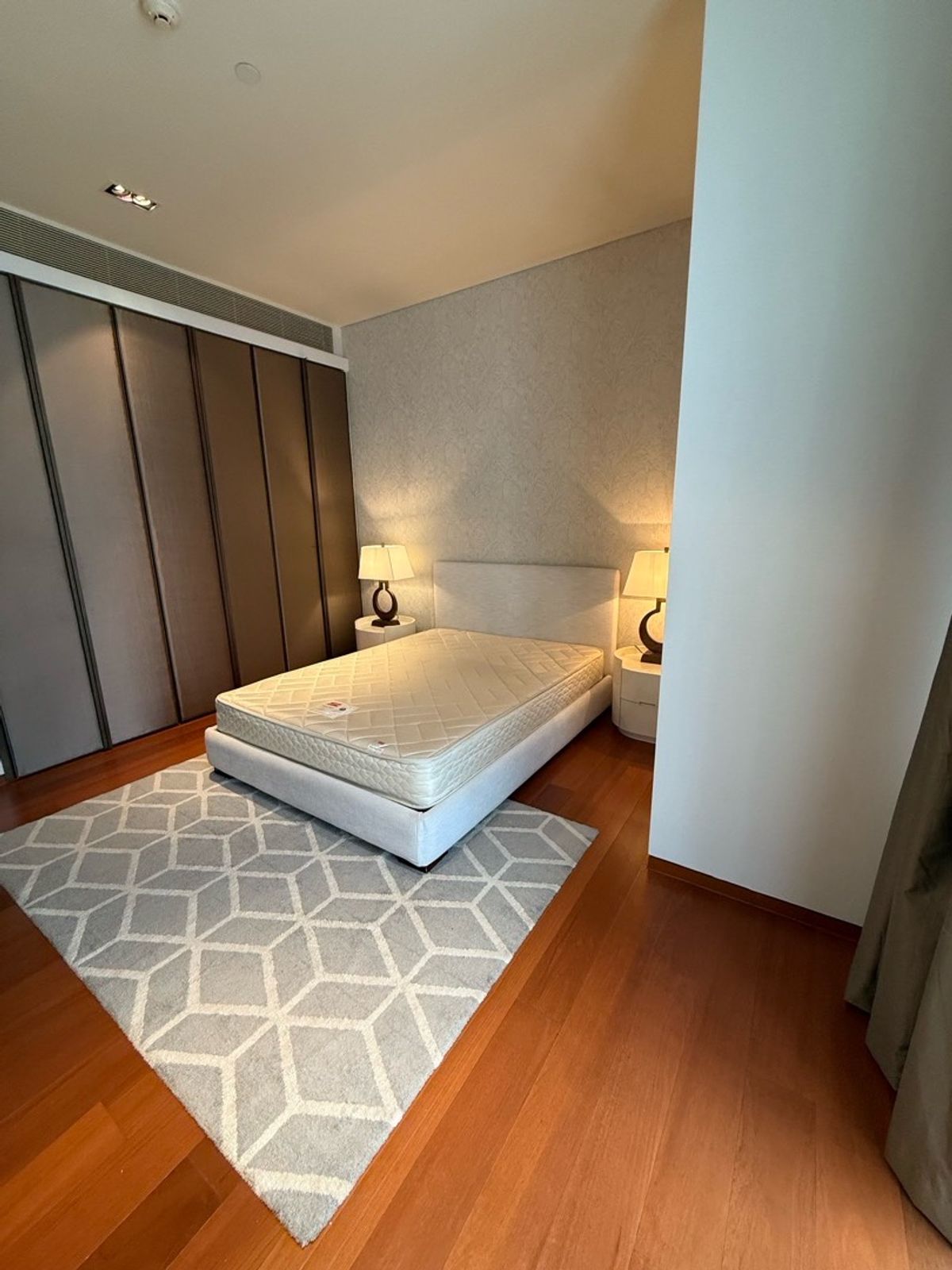 ให้เช่าคอนโดสาทร นราธิวาส : 🔥ให้เช่าด่วน 🔥The Sukhothai Residences Sathorn ห้อง Duplex 2 ห้องนอน 2 ห้องน้ำ ตกแต่ง Luxury Modern Classic ❗