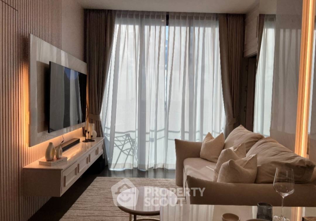 For SaleCondoLadprao, Central Ladprao : 2-BR Condo at The Crest Park Residences near MRT Phahon Yothin