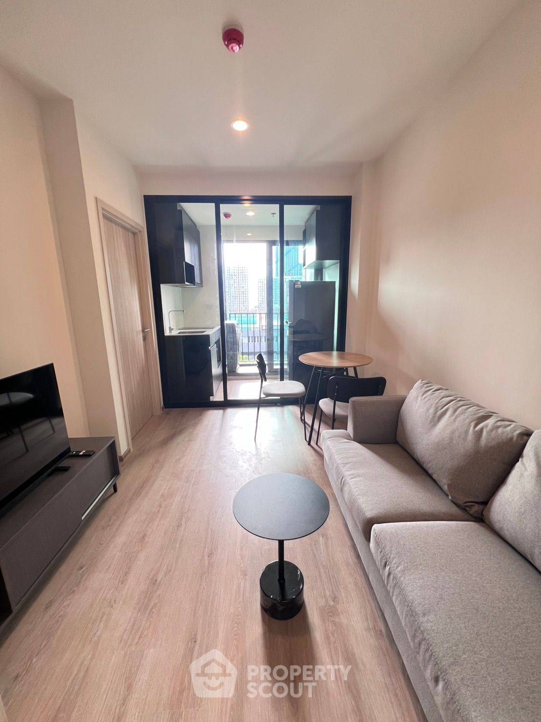 For RentCondoRama9, Petchburi, RCA : 1-BR Condo at Nue District R9 near MRT Phra Ram 9