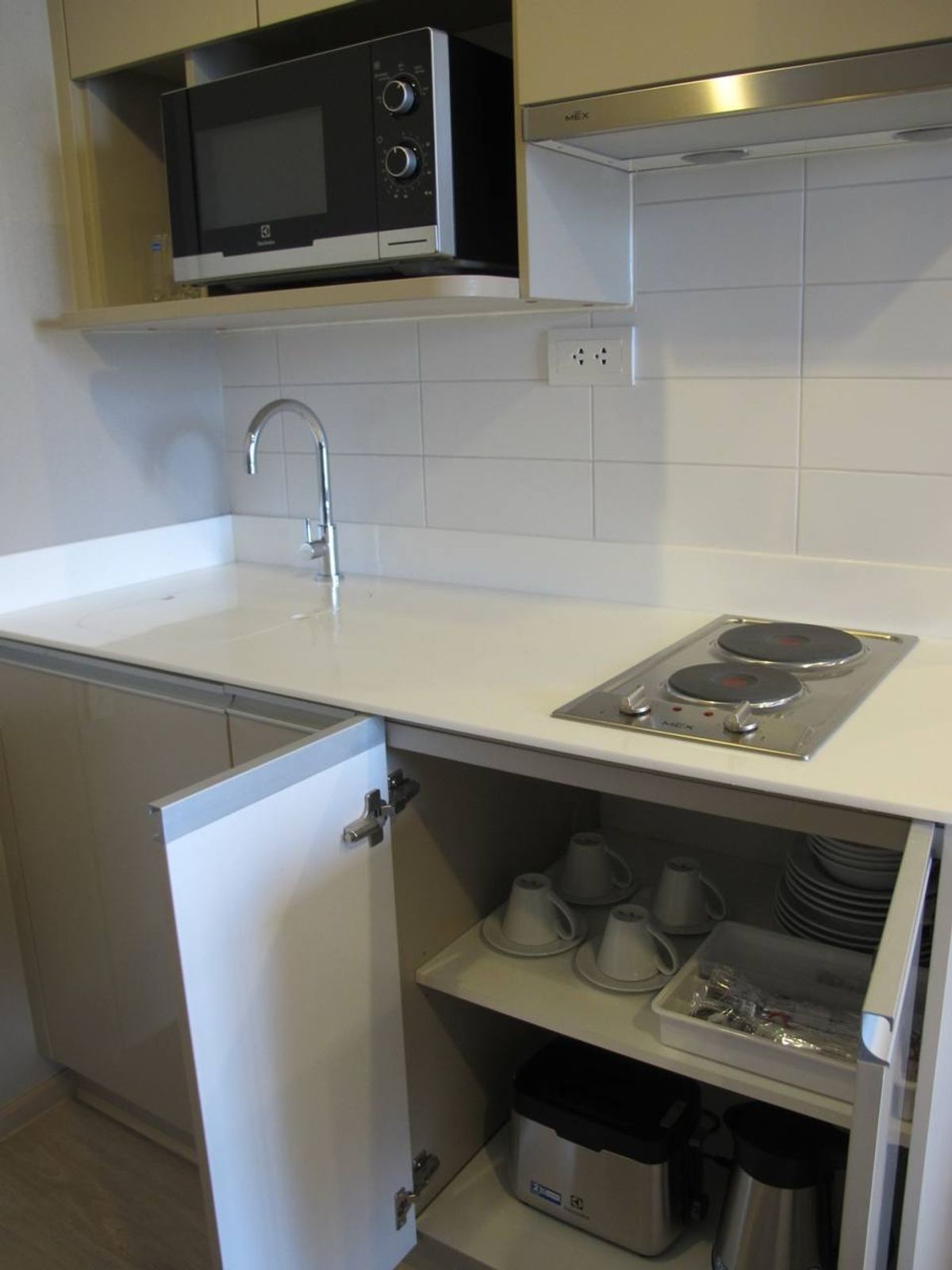 CondoRatchathewi,Phayathai : Ideo Q Ratchathewi【𝐒𝐄𝐋𝐋 & 𝐑𝐄𝐍𝐓】🔥Modern enough, not too stiff or too flashy, and feels light and comfortable.🔥  Contact Line ID: @hacondo