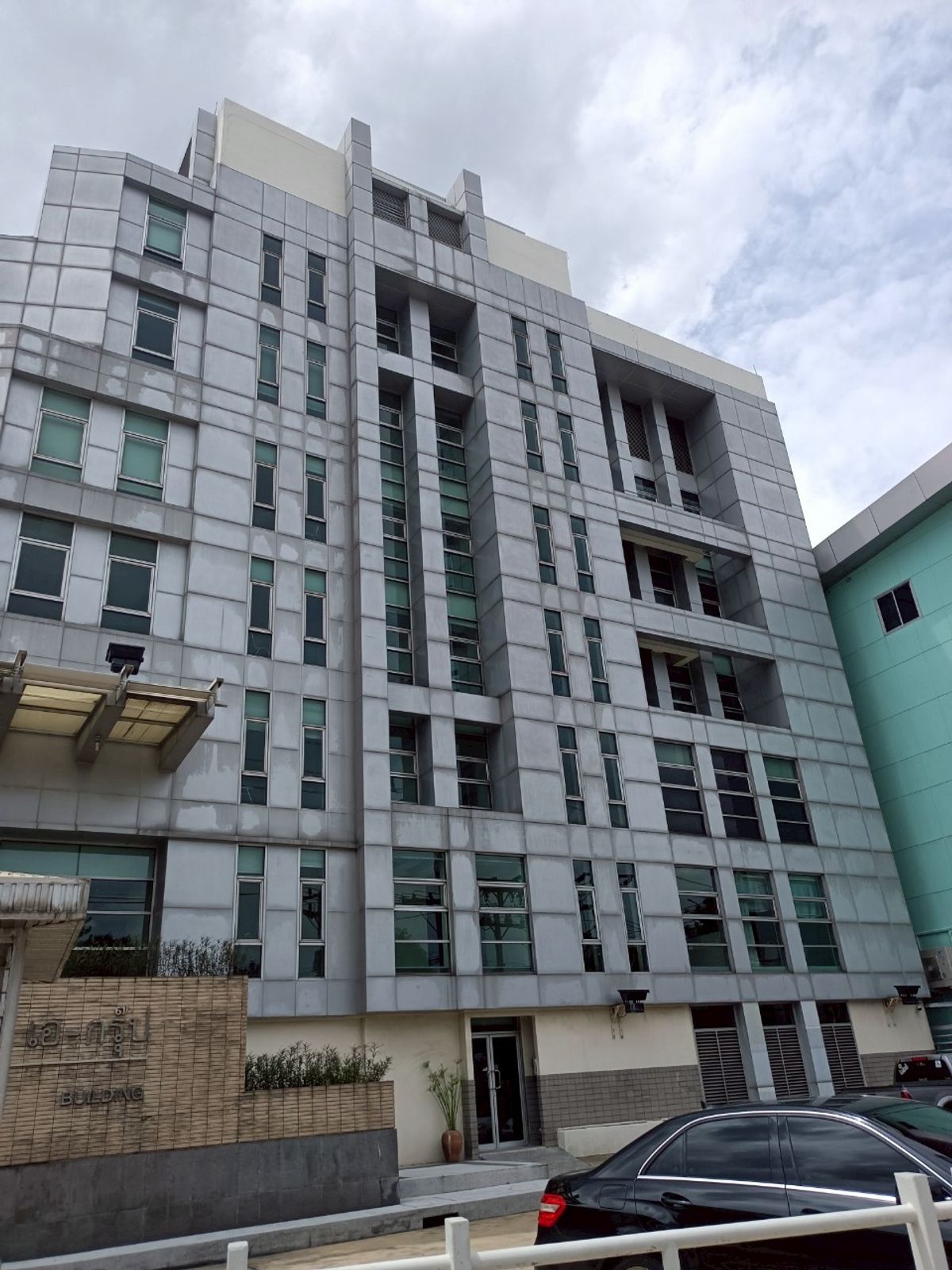 ให้เช่าอาคารพาณิชย์รัชดา ห้วยขวาง : 🏢 ให้เช่าอาคารพาณิชย์ 7 ชั้น ติดถนนรัชดาภิเษก
