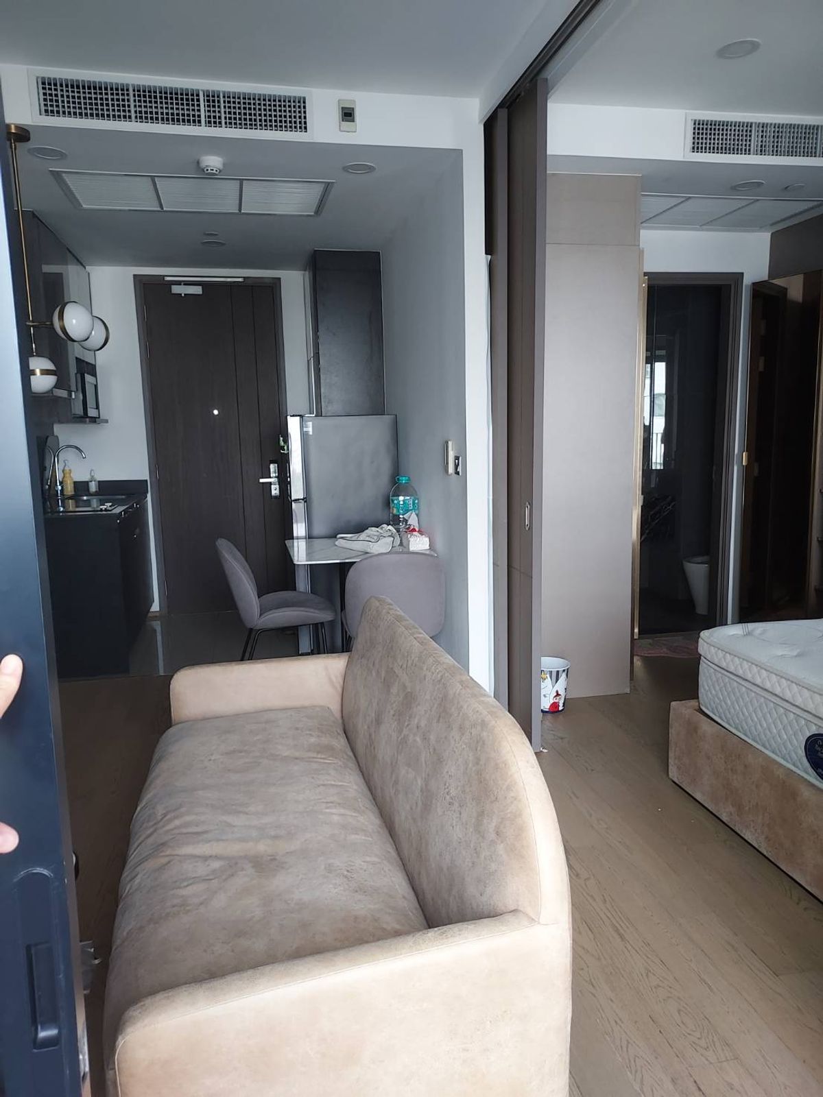 For RentCondoSiam Paragon ,Chulalongkorn,Samyan : Ashton Chula Silom【𝐑𝐄𝐍𝐓】🔥Less is more, and those who love simplicity will truly love it!🔥  Contact Line ID: @hacondo