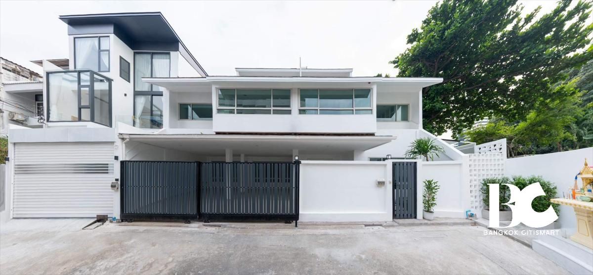 ขายบ้านสุขุมวิท อโศก ทองหล่อ : Single house for sale near NIST international school