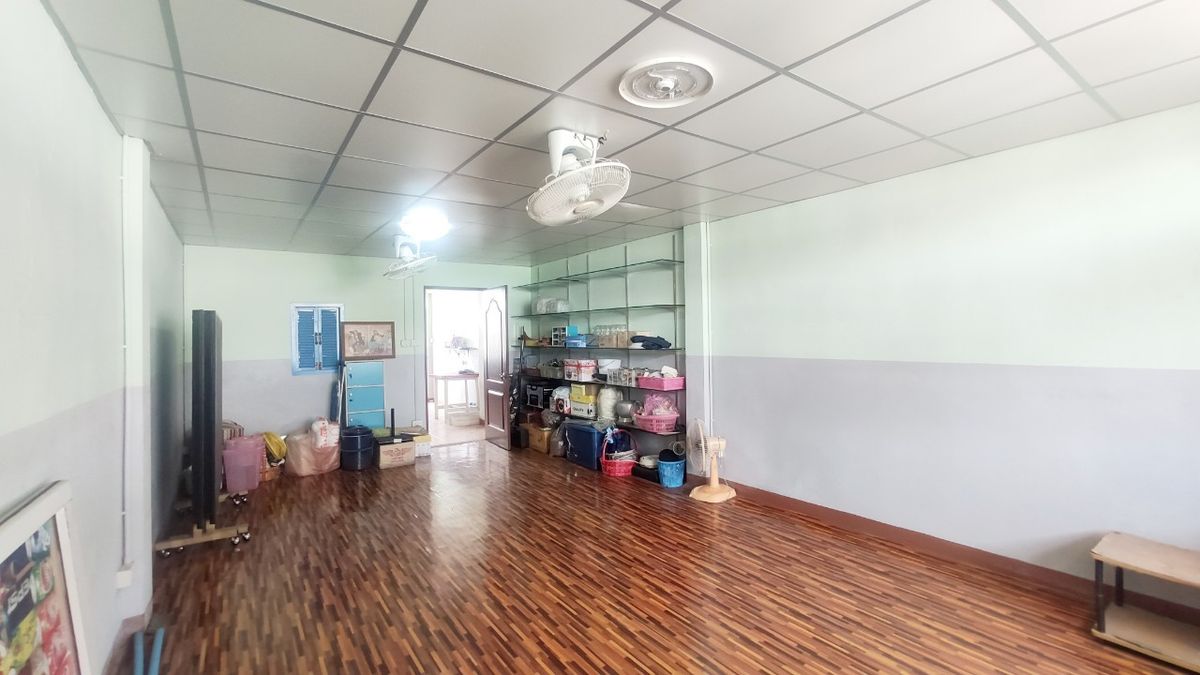 For RentShop HouseMin Buri, Romklao : Divided for rent, 1-2 floors, commercial buildings Next to Ramkhamhaeng Road Next to the Orange Line Nom Klao Station Near Triam Udom Suksa School, Size 20.3 square wah, 2 bedrooms, 2 bathrooms, Saphan Sung Subdistrict, Saphan Sung District, Bangkok