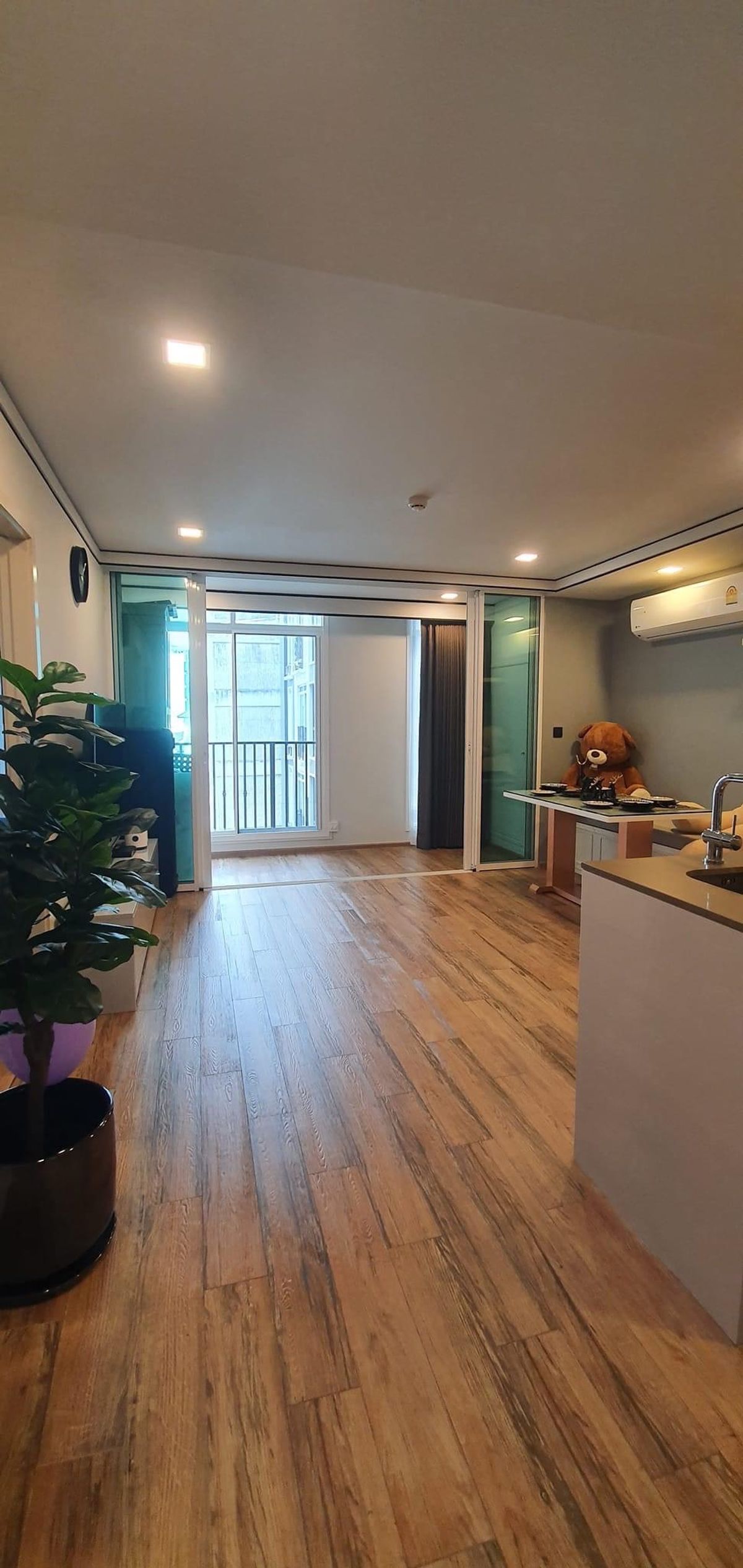 ให้เช่าคอนโดสาทร นราธิวาส : 🔥 rare unit pet friendly🔥