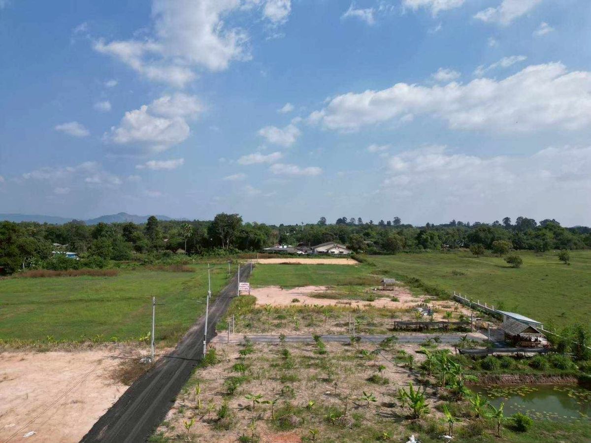 ขายที่ดินนครนายก : 🌄🏡 โอกาสทอง! ที่ดิน 1 ไร่ นครนายก-บ้านนา-บ้านพร้าว ติดถนนลาดยาง! 🏡