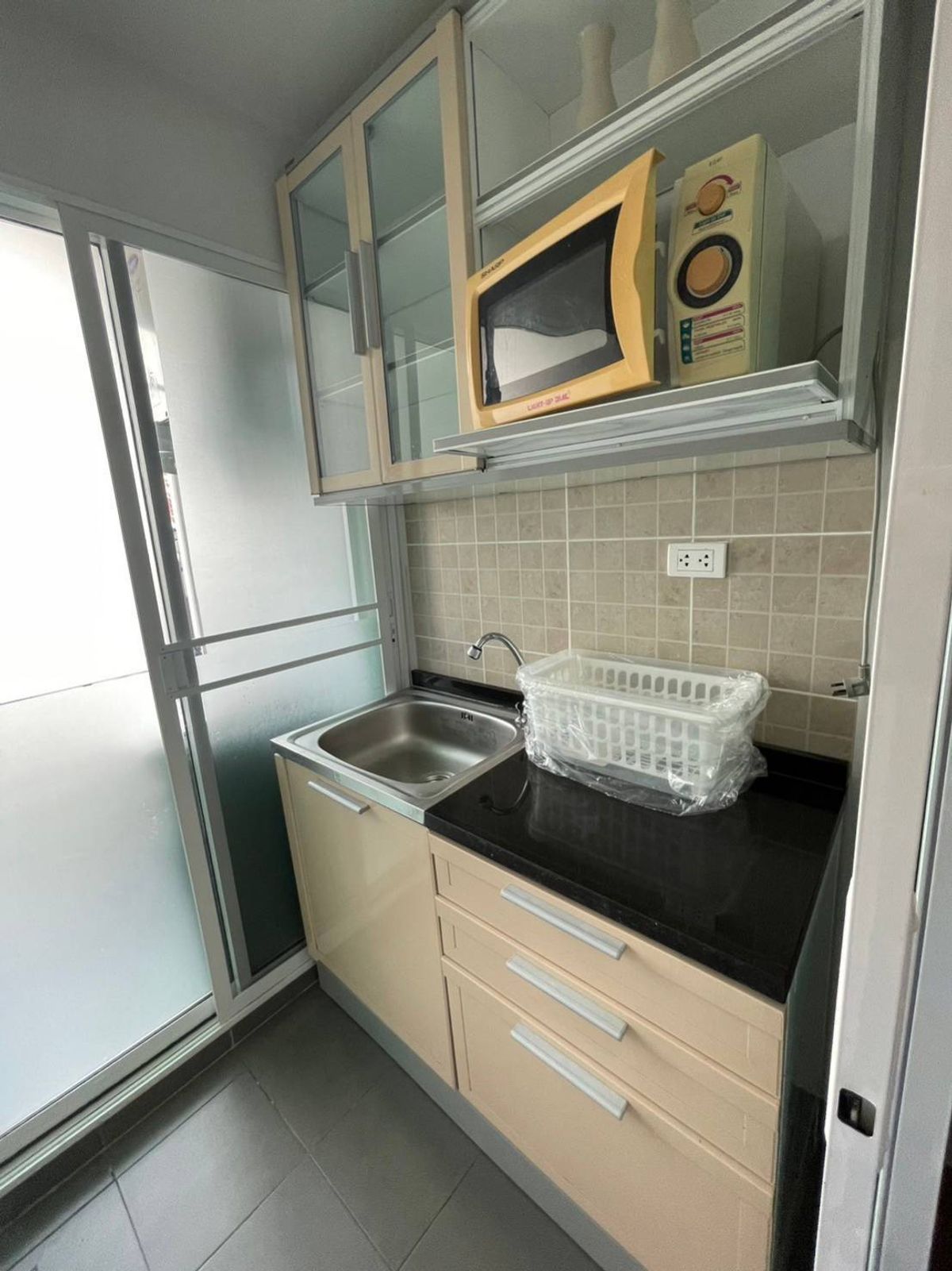 For RentCondoOnnut, Udomsuk : Beautiful room for rent, 1 bedroom, 1 bathroom, Regent Home Sukhumvit 81 (near Onnut BTS)