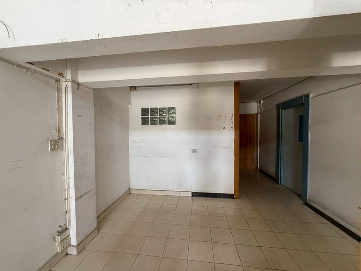 For SaleShop HouseUttaradit : 4 -storey commercial building for sale, 46.5 square wah deck, Borom Asin Road, Tha It Subdistrict, Mueang District, Uttaradit Province