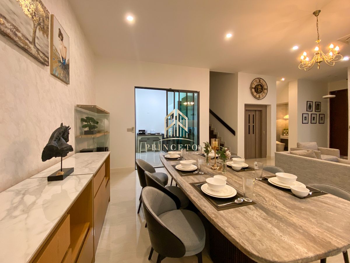 ให้เช่าบ้านเลียบทางด่วนรามอินทรา : ดิ ออเนอร์ โยธินพัฒนา บ้านเดี่ยวสไตล์ Private Pool Villa 3 ชั้น ระดับ Super Luxury 📞092-4252445 The Honor Yothinpattana