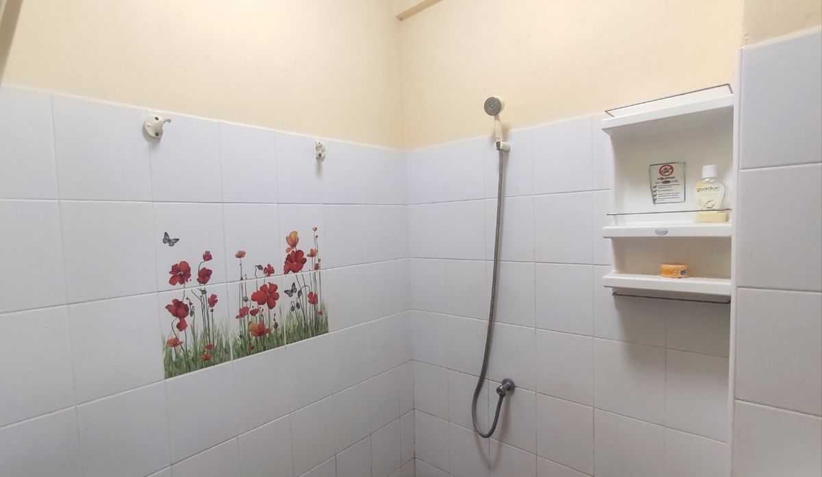 For RentShop HouseMin Buri, Romklao : Divided for rent, 1-2 floors, commercial buildings Next to Ramkhamhaeng Road Next to the Orange Line Nom Klao Station Near Triam Udom Suksa School, Size 20.3 square wah, 2 bedrooms, 2 bathrooms, Saphan Sung Subdistrict, Saphan Sung District, Bangkok