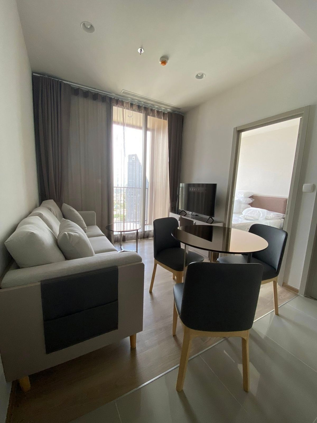 ให้เช่าคอนโดสุขุมวิท อโศก ทองหล่อ : ให้เช่า Oka Haus Sukhumvit 36