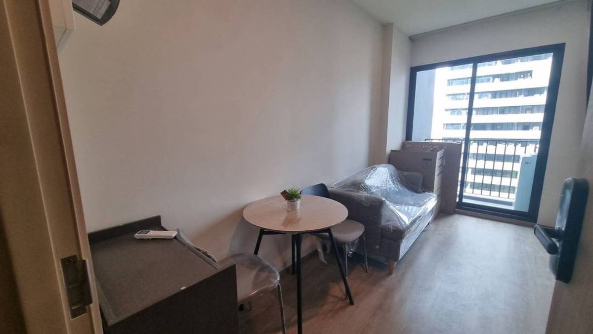 For RentCondoRama9, Petchburi, RCA : Nue District R9 Condo for Rent, new condo, complete with MRT Rama 9 and Central Rama 9 !!