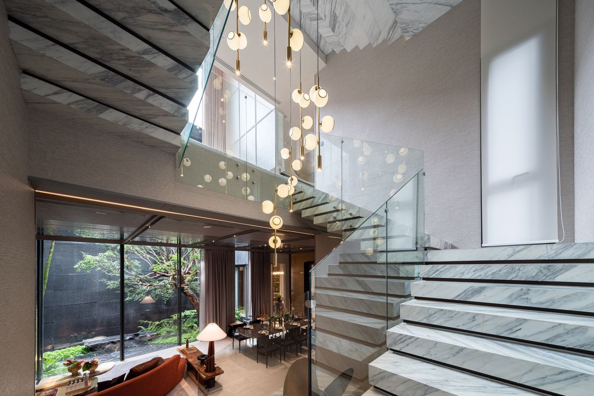 For SaleHouseBang Sue, Wong Sawang, Tao Pun : 3 -storey detached house for sale. Sonle Residences project (Sunle Residence), Ratchadaphisek, near MRT Wongsawang, only 900 meters, with a large private pool and a large Courtyard.