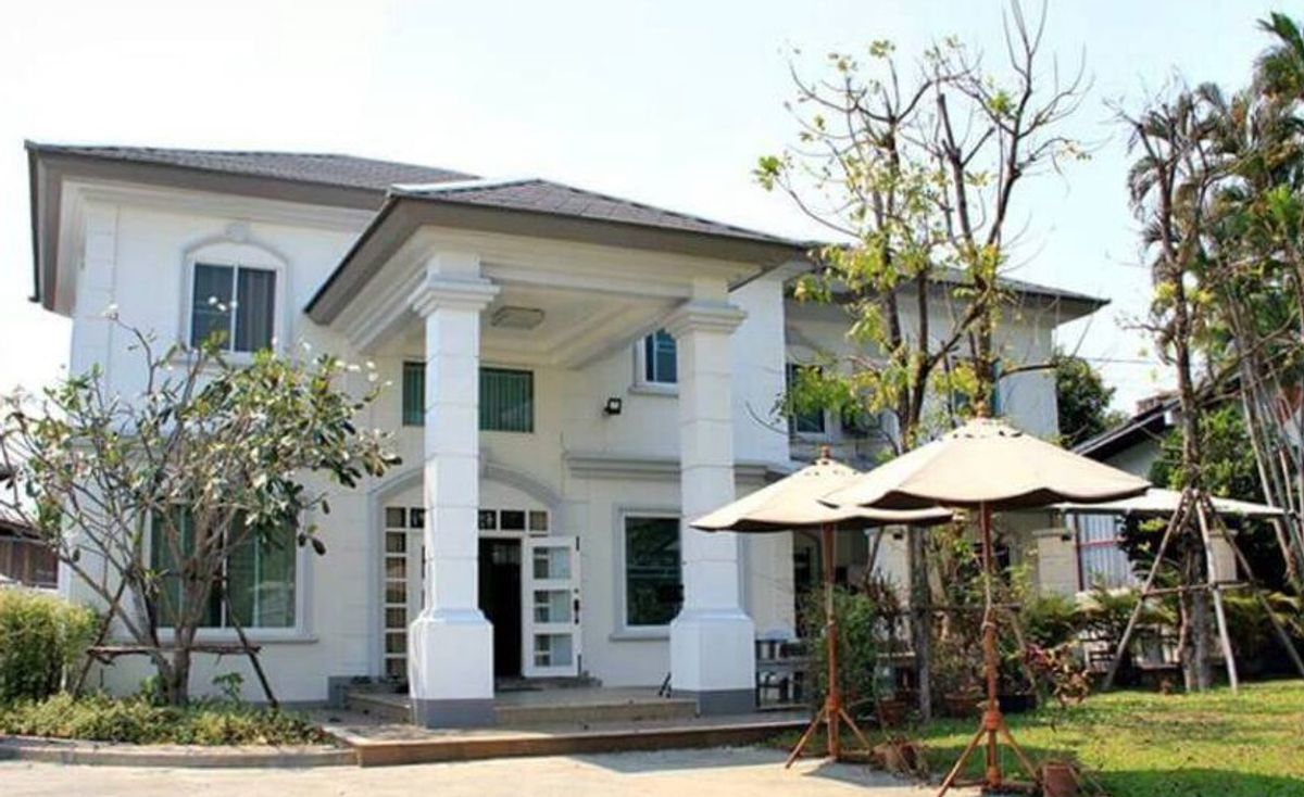 For SaleHouseChiang Mai : For Sale – 2-Storey Luxury Detached House in Sansai, Chiang Mai | 222 sq.wah | 5 Bedrooms | Rice Field View | Near Central Festival