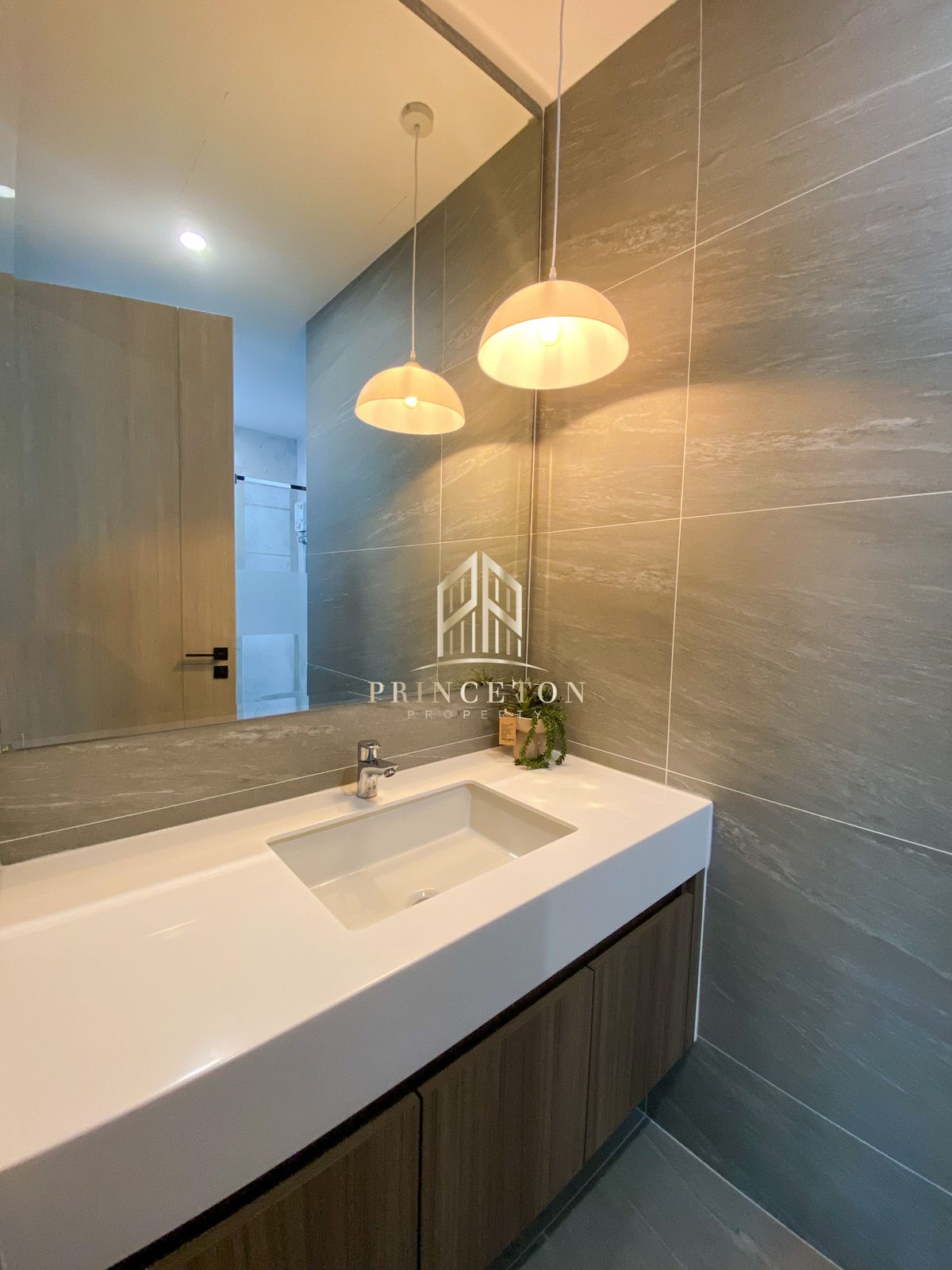 ให้เช่าบ้านเลียบทางด่วนรามอินทรา : ดิ ออเนอร์ โยธินพัฒนา บ้านเดี่ยวสไตล์ Private Pool Villa 3 ชั้น ระดับ Super Luxury 📞092-4252445 The Honor Yothinpattana