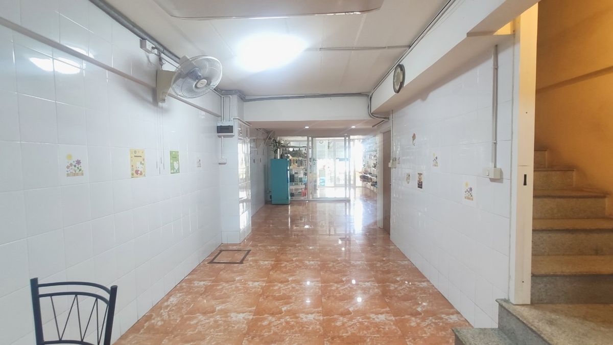 For RentShop HouseMin Buri, Romklao : Divided for rent, 1-2 floors, commercial buildings Next to Ramkhamhaeng Road Next to the Orange Line Nom Klao Station Near Triam Udom Suksa School, Size 20.3 square wah, 2 bedrooms, 2 bathrooms, Saphan Sung Subdistrict, Saphan Sung District, Bangkok