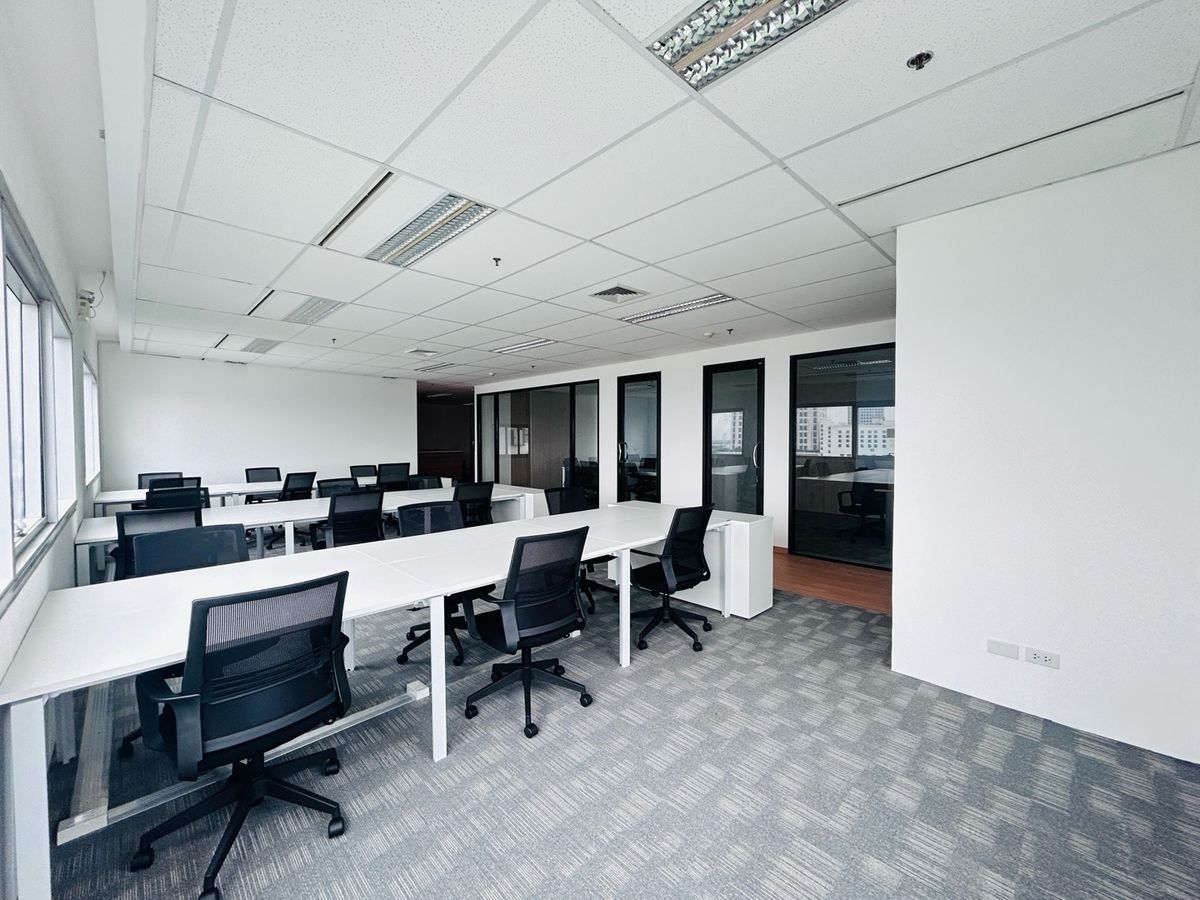 ให้เช่าสำนักงานนนทบุรี บางใหญ่ บางบัวทอง : ให้เช่า - สำนักงานเซ็นทรัลพลาซ่า แจ้งวัฒนะ ติดหน้า “MRT แจ้งวัฒนะ-ปากเกร็ด 26 และ 28”   ห่างจากทางขึ้นทางด่วนเพียง 1.4 กม. (ต่อรองได้)