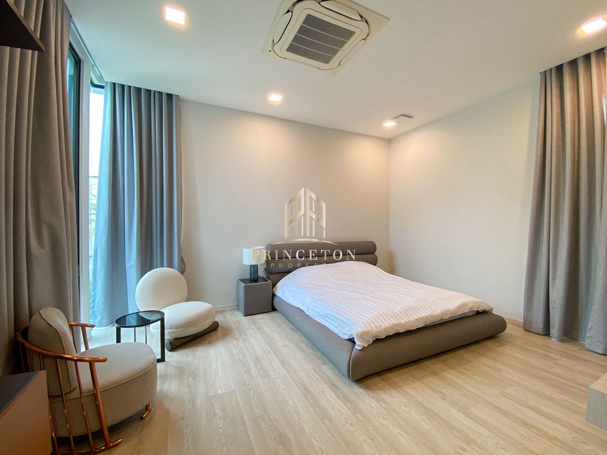 HousePattanakan, Srinakarin : Luxury Home for Sale or Rent at VIVE Krungthep Kreetha Comes with a Private Swimming Pool 📞092-4252445