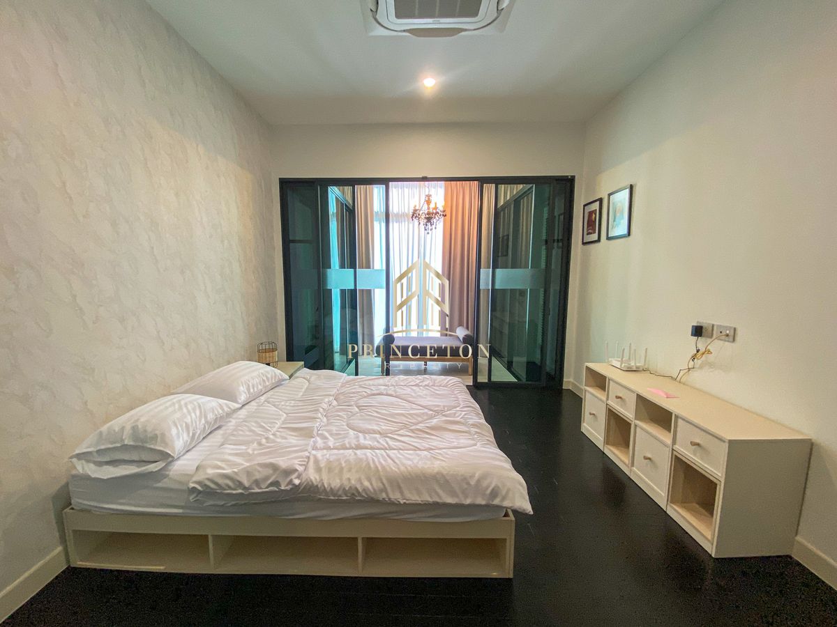 ให้เช่าบ้านเลียบทางด่วนรามอินทรา : ดิ ออเนอร์ โยธินพัฒนา บ้านเดี่ยวสไตล์ Private Pool Villa 3 ชั้น ระดับ Super Luxury 📞092-4252445 The Honor Yothinpattana