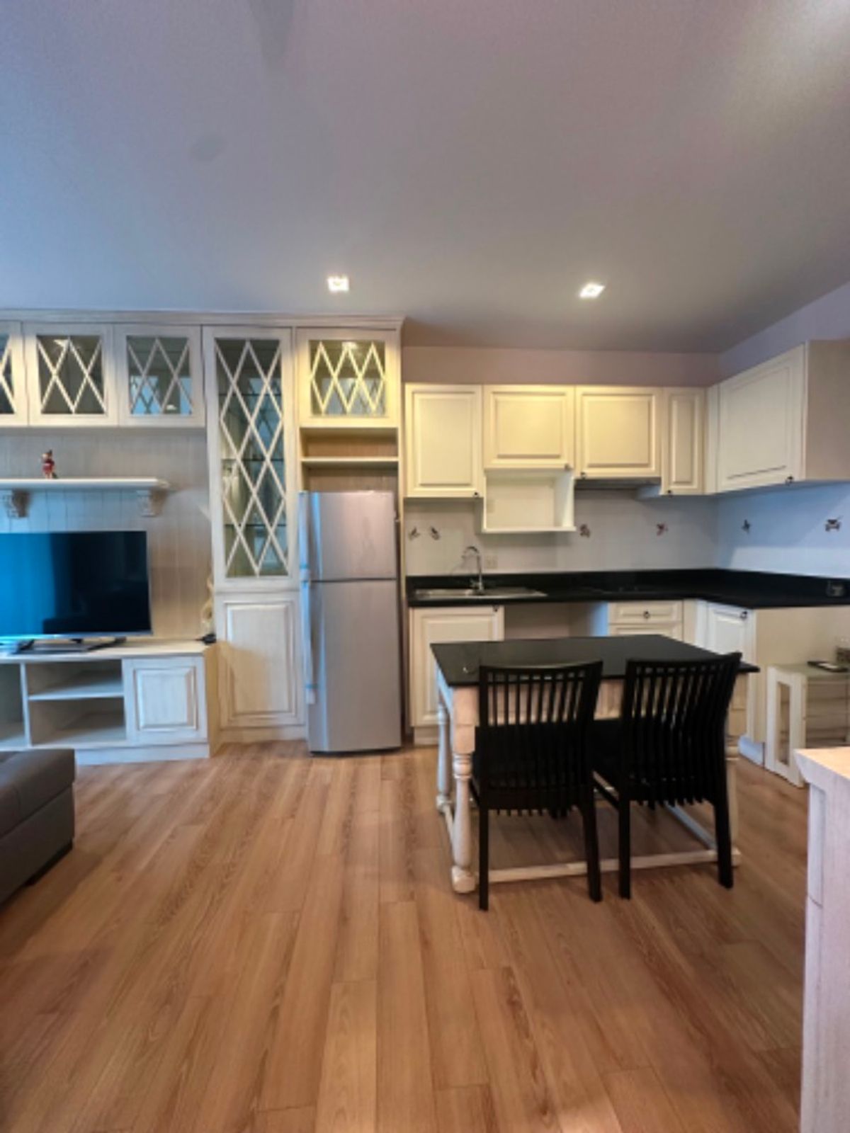 ขายคอนโดสยาม จุฬา สามย่าน : The Seed Memories Siam【𝐒𝐄𝐋𝐋】🔥ห้องนี้เต็มไปด้วยรายละเอียด ดูแพงในแบบอบอุ่นและจริงใจ🔥  ติดต่อไลน์ไอดี: @hacondo