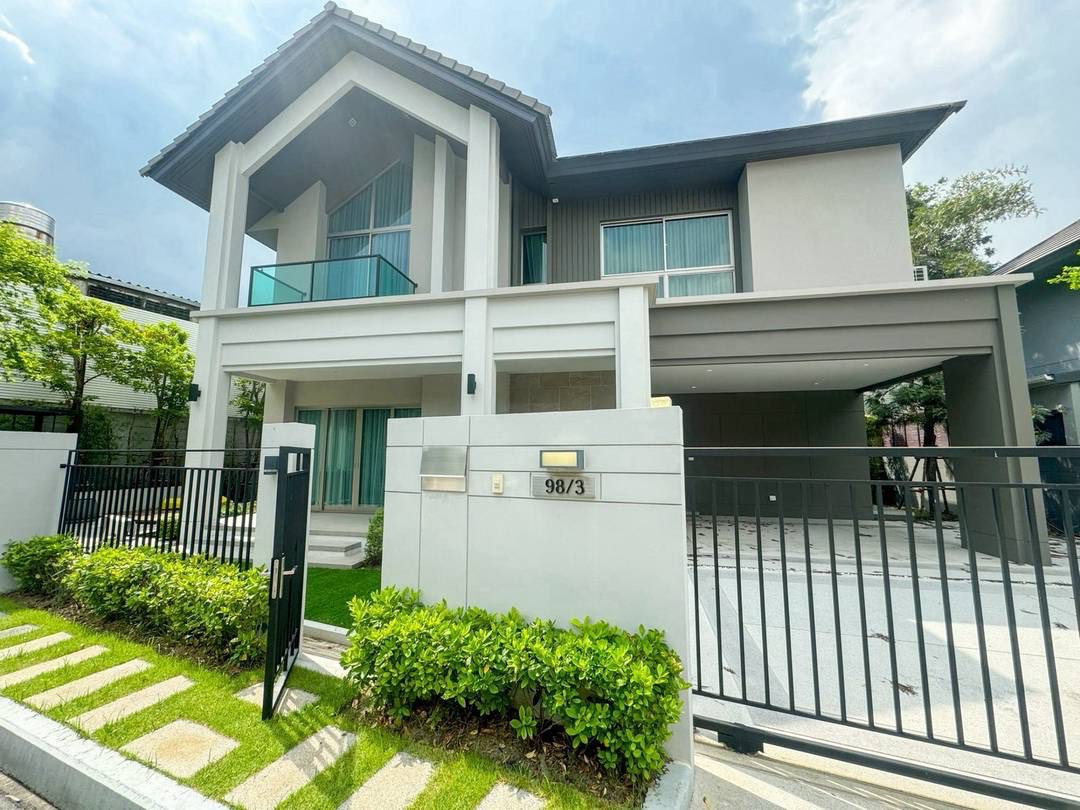 For RentHouseSeri Thai, Ramkhamhaeng Nida : 🔥For urgent rent🔥Bangkok Boulevard Signature, Lat Phrao-Seri Thai, 2-storey house with front garden, beautifully decorated, ready to move in.