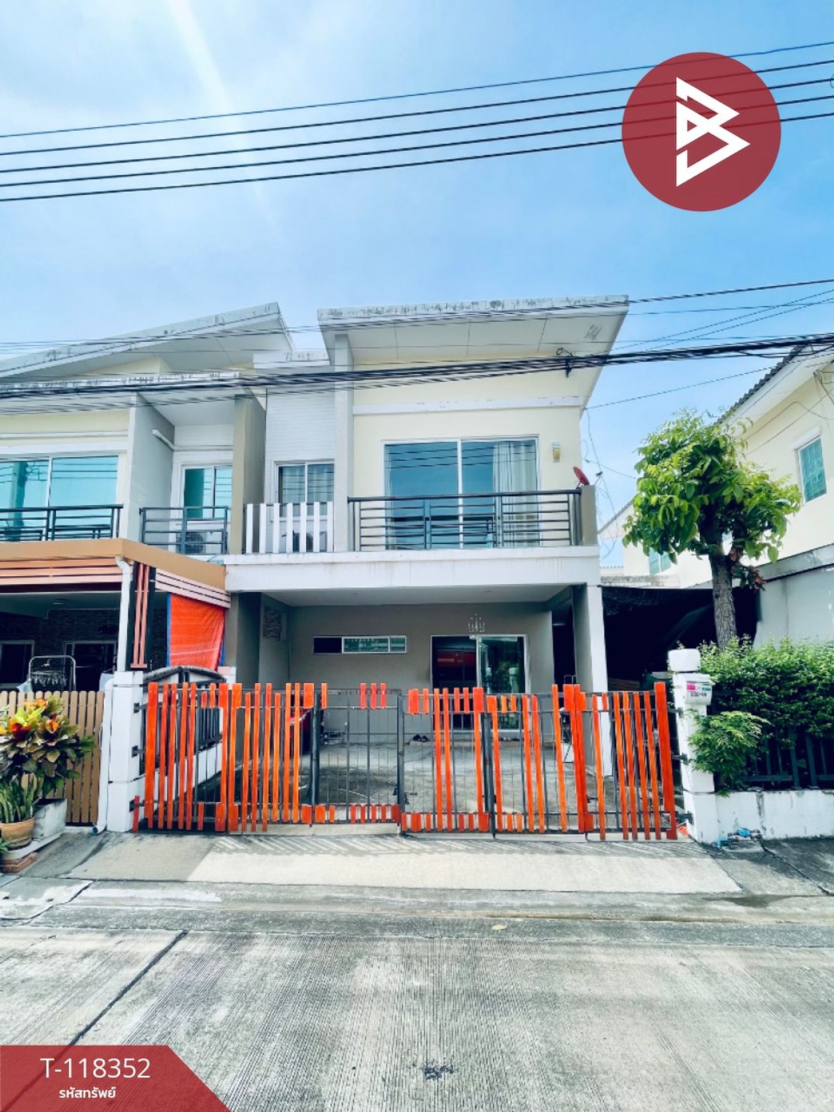 For SaleSamut Prakan,Samrong : Twin house for sale, Natural Village Sukhumvit-Phraeksa (Natura Sukhumvit-PRAKSA) Samut Prakan