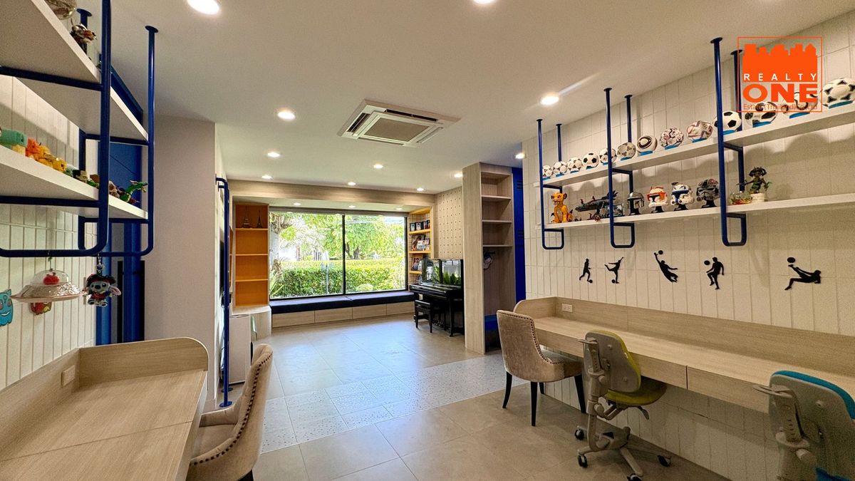 For SaleHouseRama 2, Bang Khun Thian : Corner Detached House for Sale – Mantana Rama 2 – Thien Thale Largest House Type | Prime Corner Plot | Beautifully Decorated