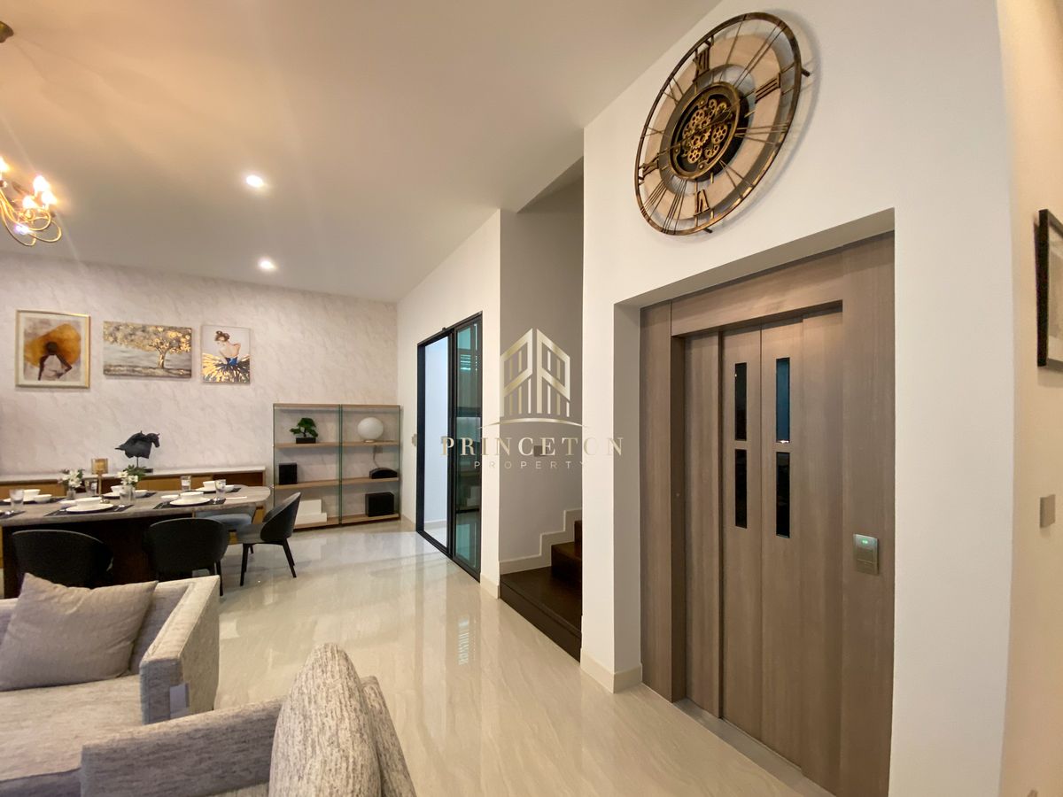 ให้เช่าบ้านเลียบทางด่วนรามอินทรา : ดิ ออเนอร์ โยธินพัฒนา บ้านเดี่ยวสไตล์ Private Pool Villa 3 ชั้น ระดับ Super Luxury 📞092-4252445 The Honor Yothinpattana