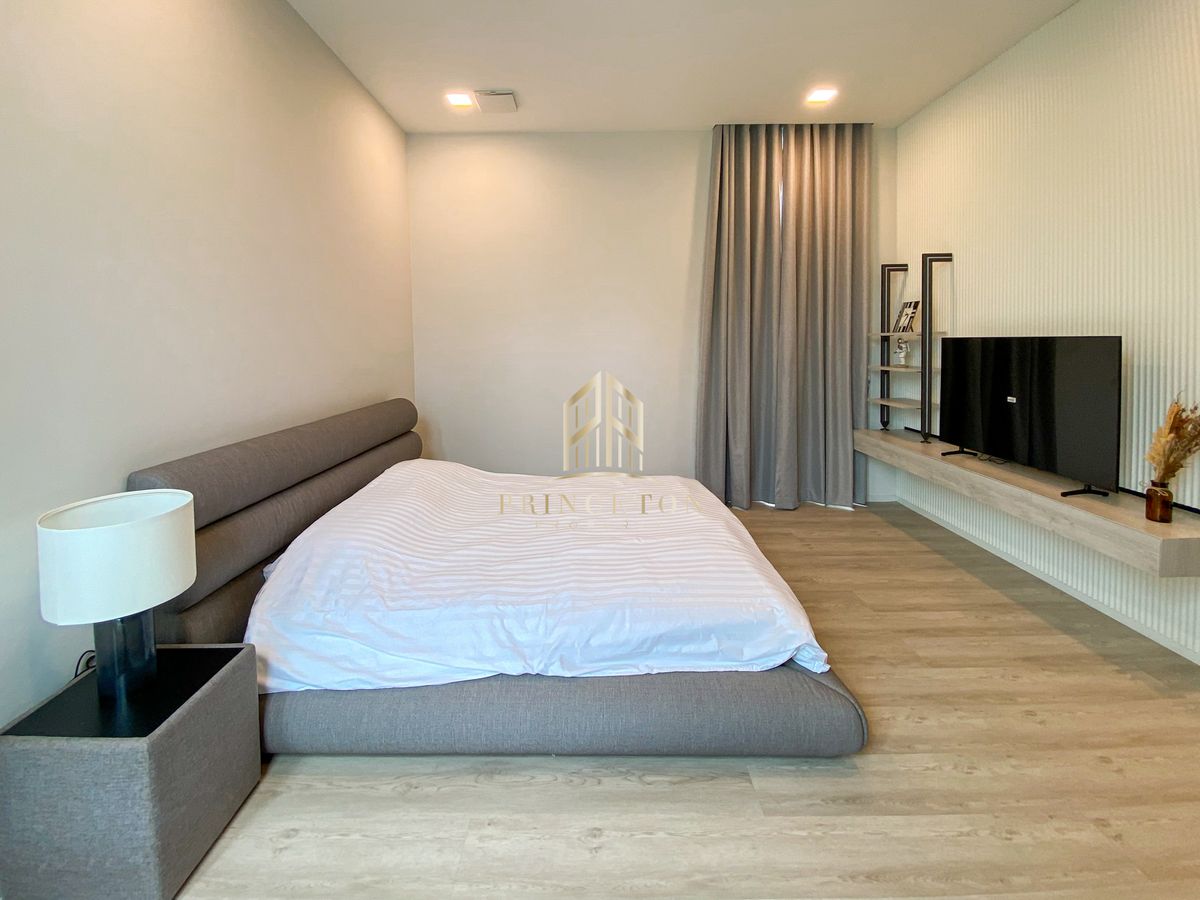 HousePattanakan, Srinakarin : Luxury Home for Sale or Rent at VIVE Krungthep Kreetha Comes with a Private Swimming Pool 📞092-4252445