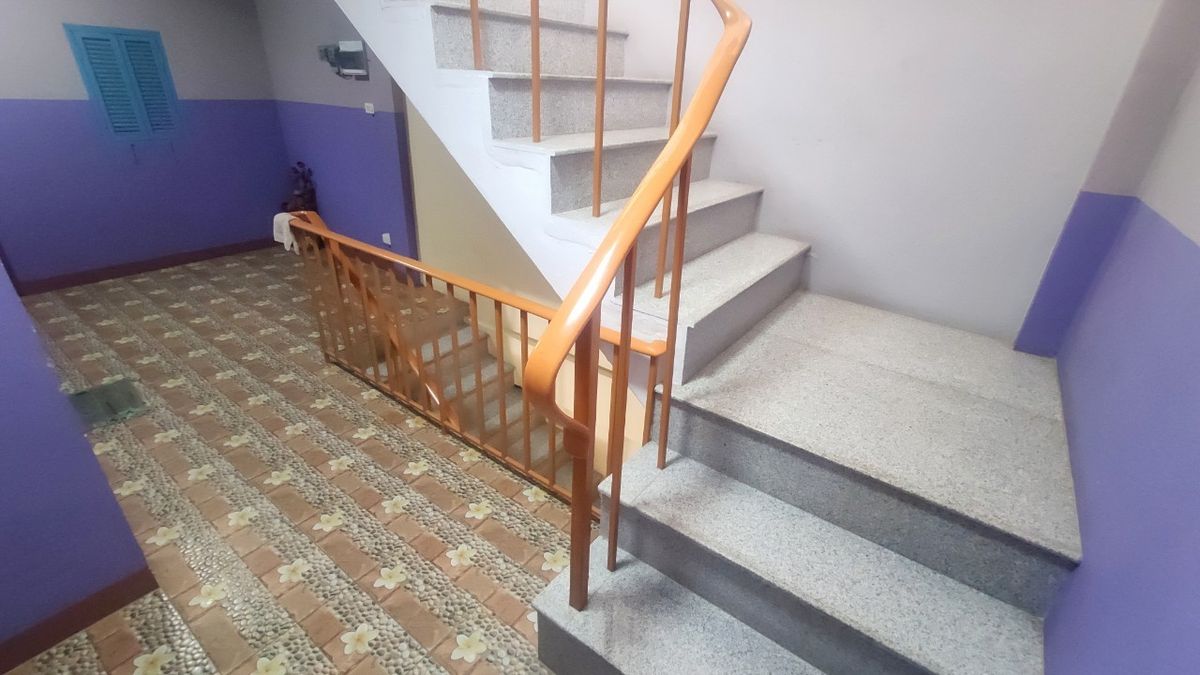 For RentShop HouseMin Buri, Romklao : Divided for rent, 1-2 floors, commercial buildings Next to Ramkhamhaeng Road Next to the Orange Line Nom Klao Station Near Triam Udom Suksa School, Size 20.3 square wah, 2 bedrooms, 2 bathrooms, Saphan Sung Subdistrict, Saphan Sung District, Bangkok