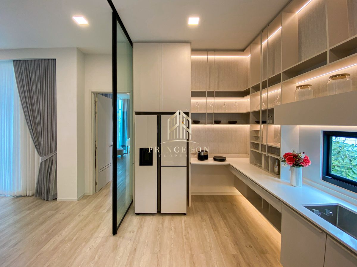 HousePattanakan, Srinakarin : Luxury Home for Sale or Rent at VIVE Krungthep Kreetha Comes with a Private Swimming Pool 📞092-4252445