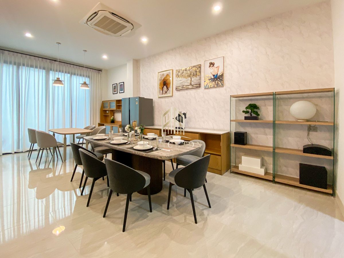 ให้เช่าบ้านเลียบทางด่วนรามอินทรา : ดิ ออเนอร์ โยธินพัฒนา บ้านเดี่ยวสไตล์ Private Pool Villa 3 ชั้น ระดับ Super Luxury 📞092-4252445 The Honor Yothinpattana