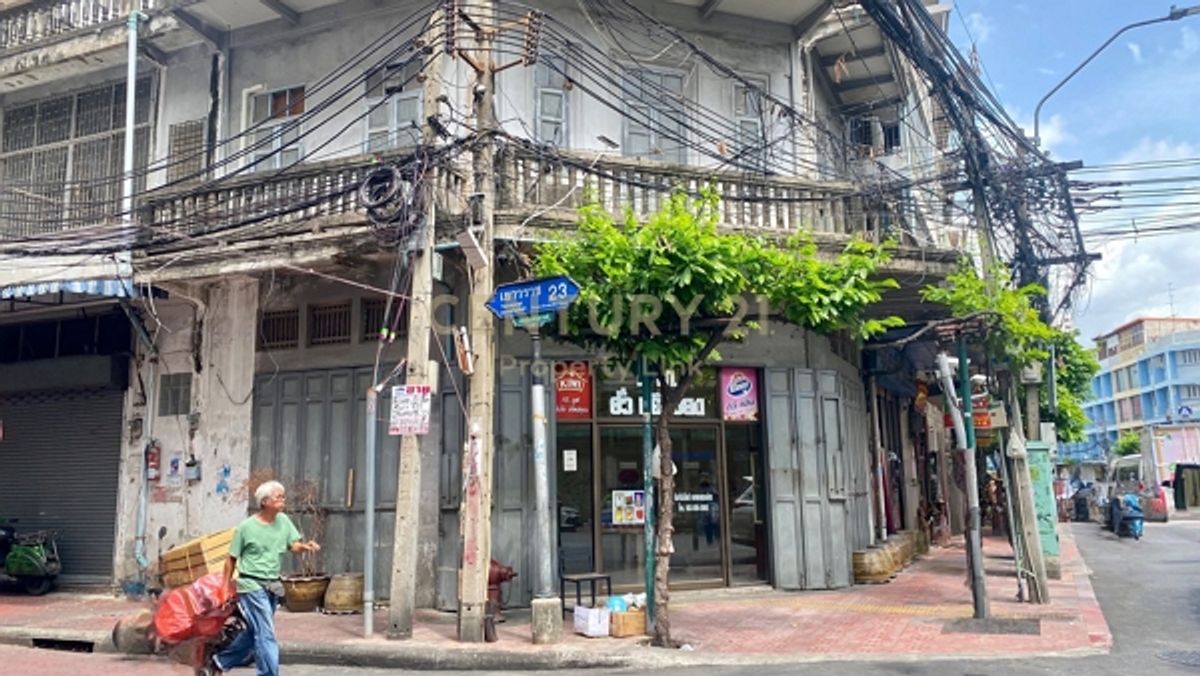 For RentShop HouseYaowarat, Banglamphu : 🌟 Prime Commercial Space for Rent in the Heart of Yaowarat! Corner Building Perfect for Business Investment 🏮✨