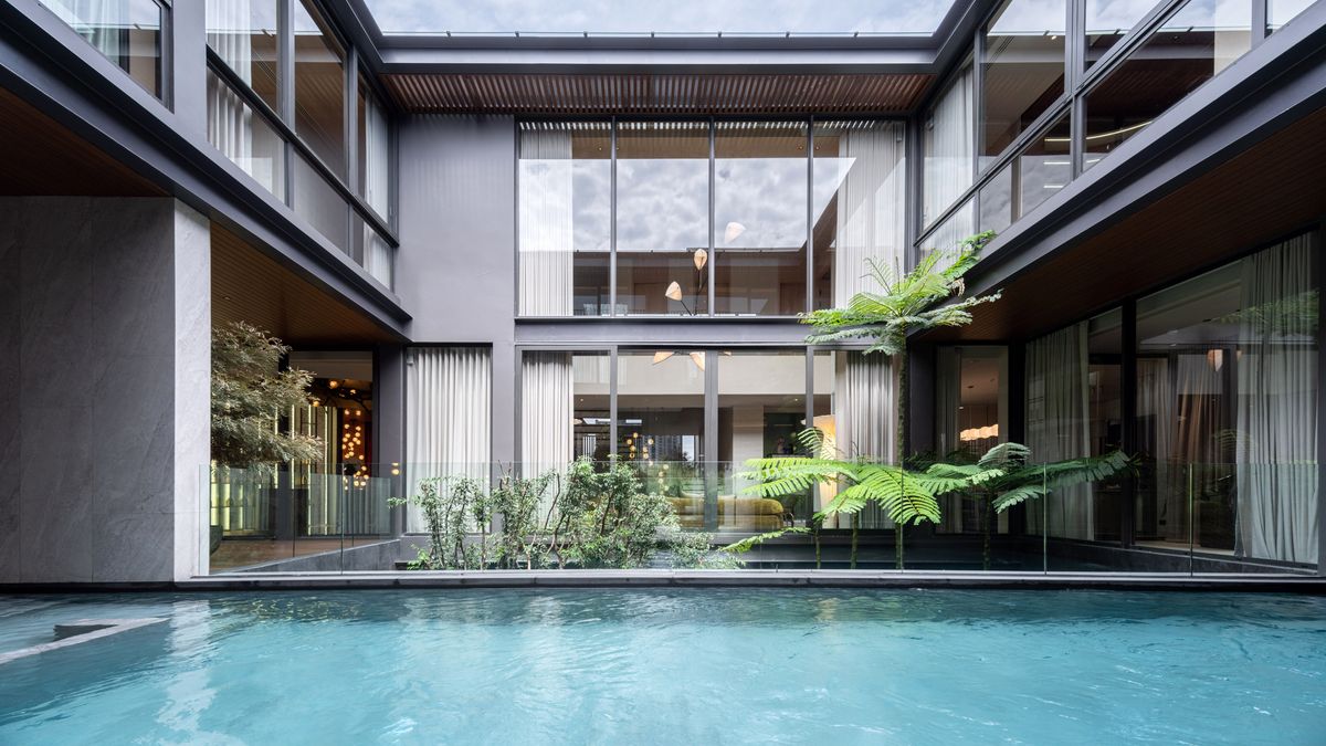For SaleHouseBang Sue, Wong Sawang, Tao Pun : 3 -storey detached house for sale. Sonle Residences project (Sunle Residence), Ratchadaphisek, near MRT Wongsawang, only 900 meters, with a large private pool and a large Courtyard.