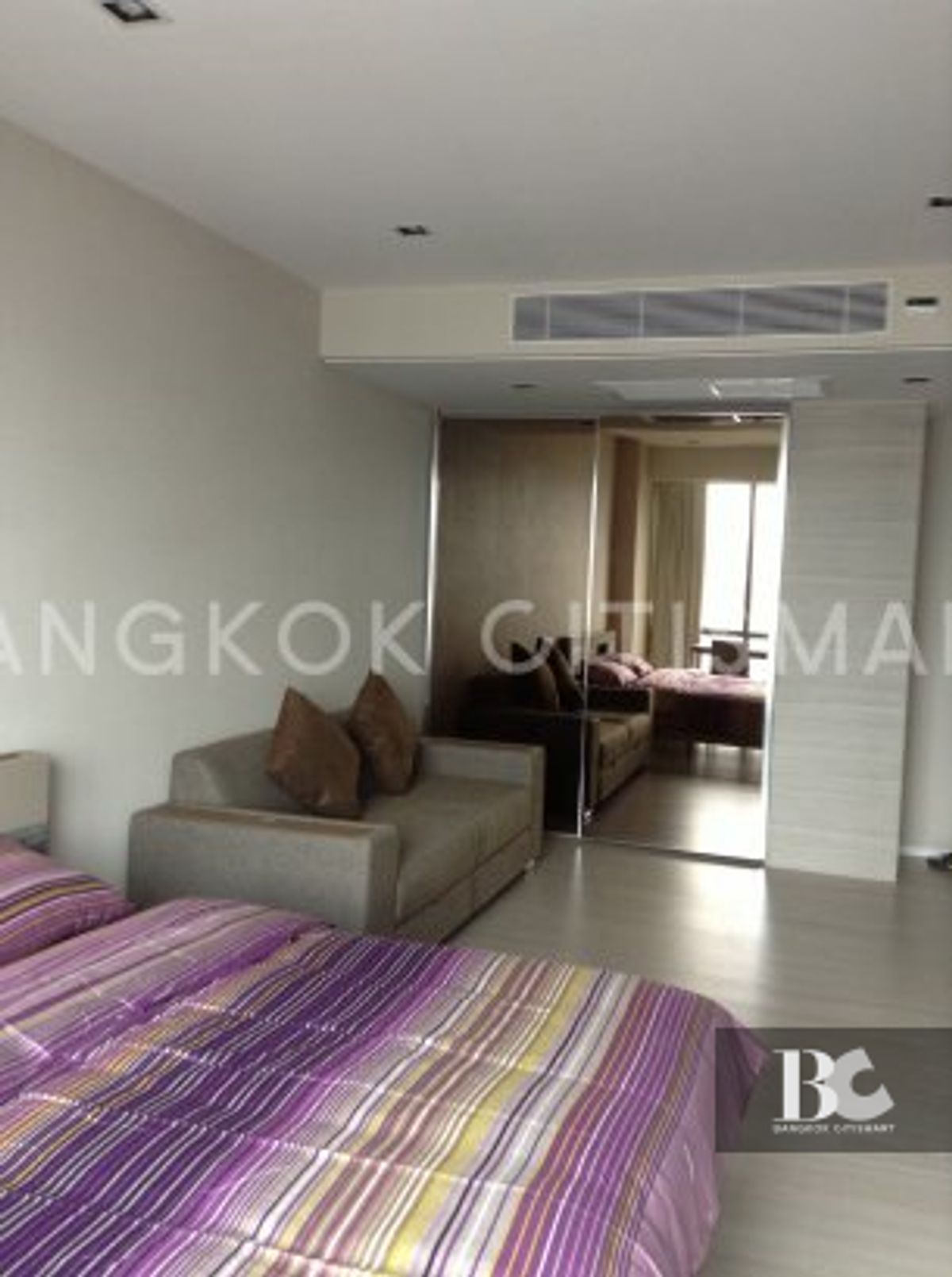 ให้เช่าคอนโดสุขุมวิท อโศก ทองหล่อ : ให้เช่า คอนโด The Room Sukhumvit 21 ใกล้รถไฟฟ้า BTS อโศก และ MRT สุขุมวิท