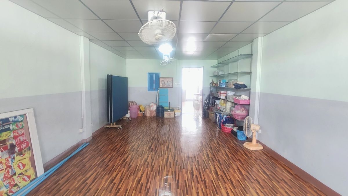 For RentShop HouseMin Buri, Romklao : Divided for rent, 1-2 floors, commercial buildings Next to Ramkhamhaeng Road Next to the Orange Line Nom Klao Station Near Triam Udom Suksa School, Size 20.3 square wah, 2 bedrooms, 2 bathrooms, Saphan Sung Subdistrict, Saphan Sung District, Bangkok