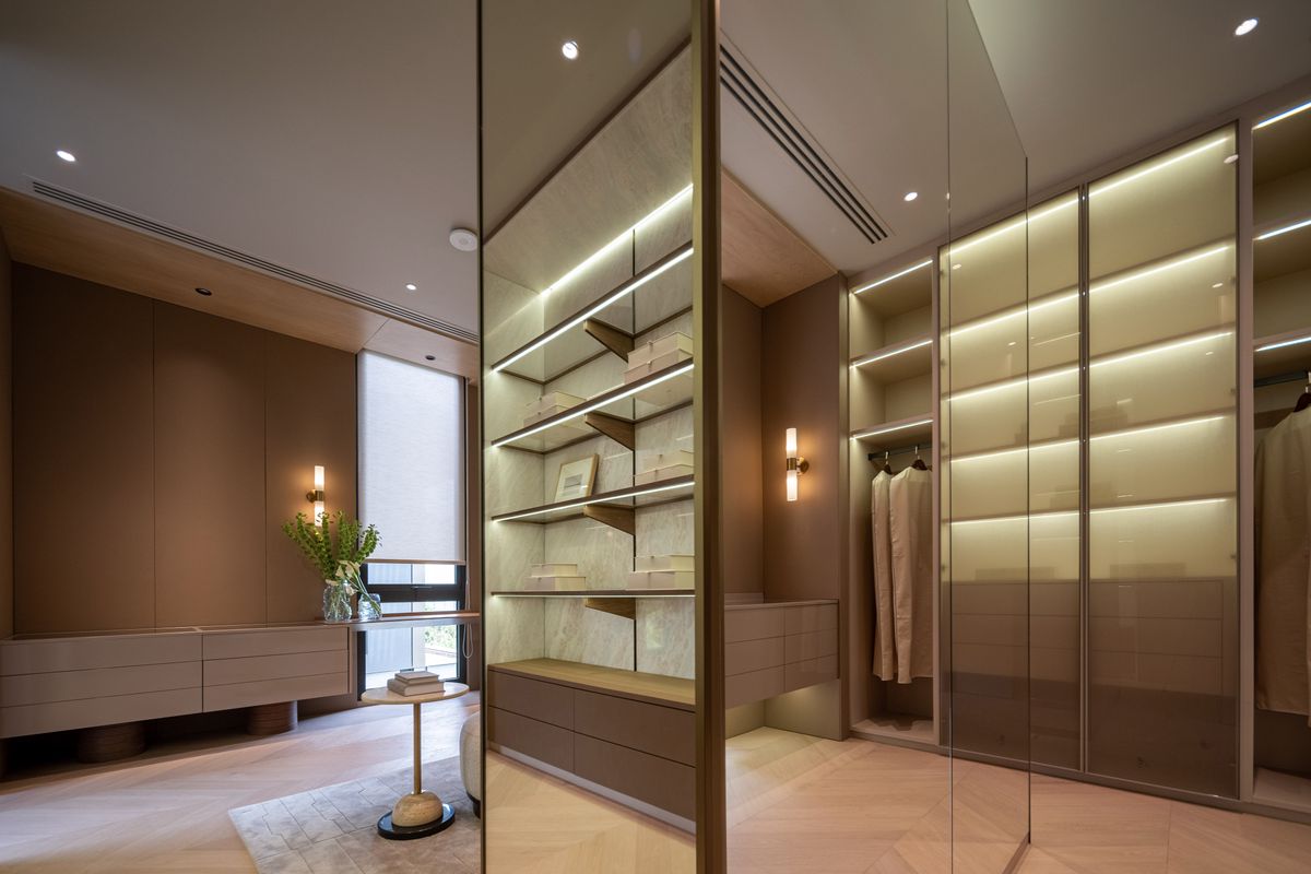 For SaleHouseBang Sue, Wong Sawang, Tao Pun : 3 -storey detached house for sale. Sonle Residences project (Sunle Residence), Ratchadaphisek, near MRT Wongsawang, only 900 meters, with a large private pool and a large Courtyard.