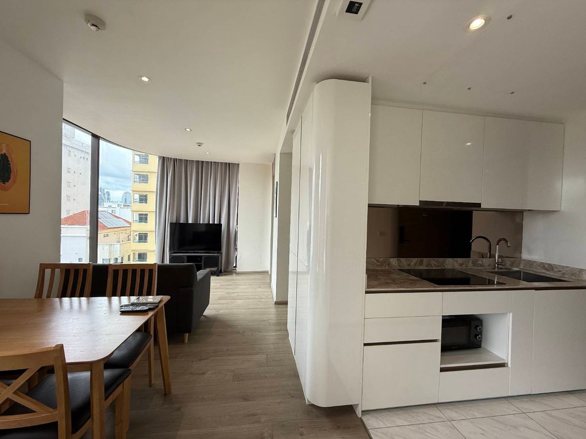 For RentCondoSukhumvit, Asoke, Thonglor : Fynn Asoke condo for rent. Completely decorated with BTS Asoke and MRT Sukhumvit !!