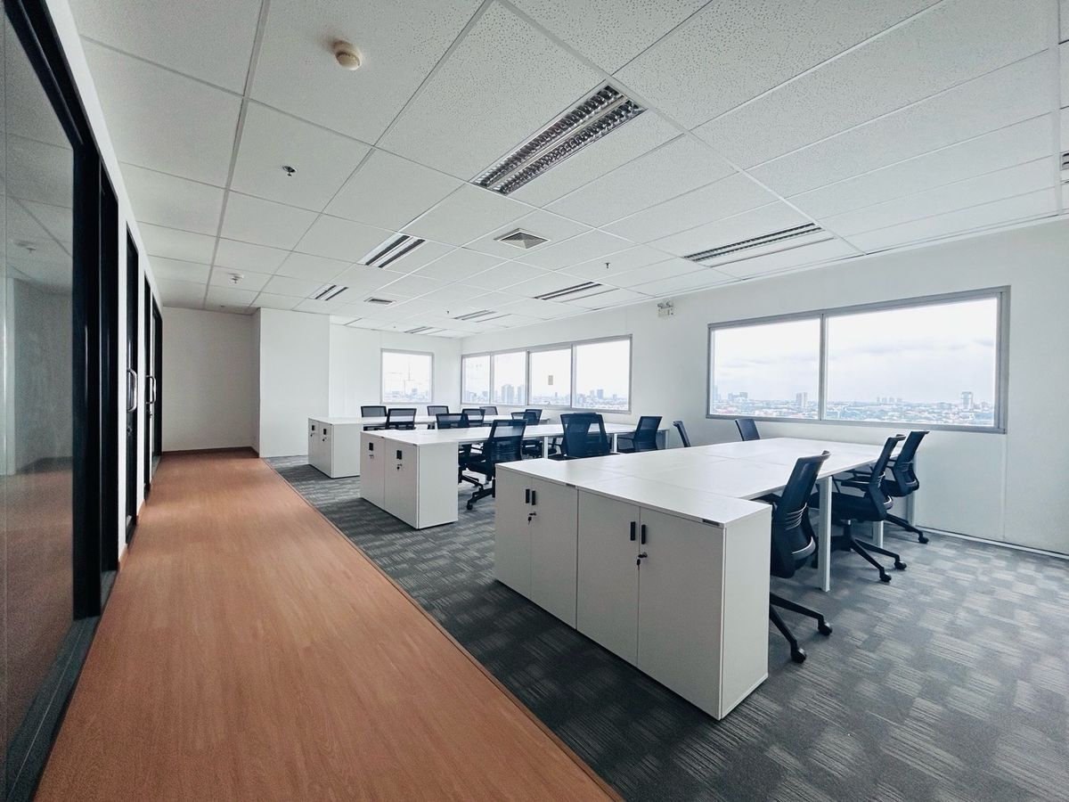 ให้เช่าสำนักงานนนทบุรี บางใหญ่ บางบัวทอง : ให้เช่า - สำนักงานเซ็นทรัลพลาซ่า แจ้งวัฒนะ ติดหน้า “MRT แจ้งวัฒนะ-ปากเกร็ด 26 และ 28”   ห่างจากทางขึ้นทางด่วนเพียง 1.4 กม. (ต่อรองได้)