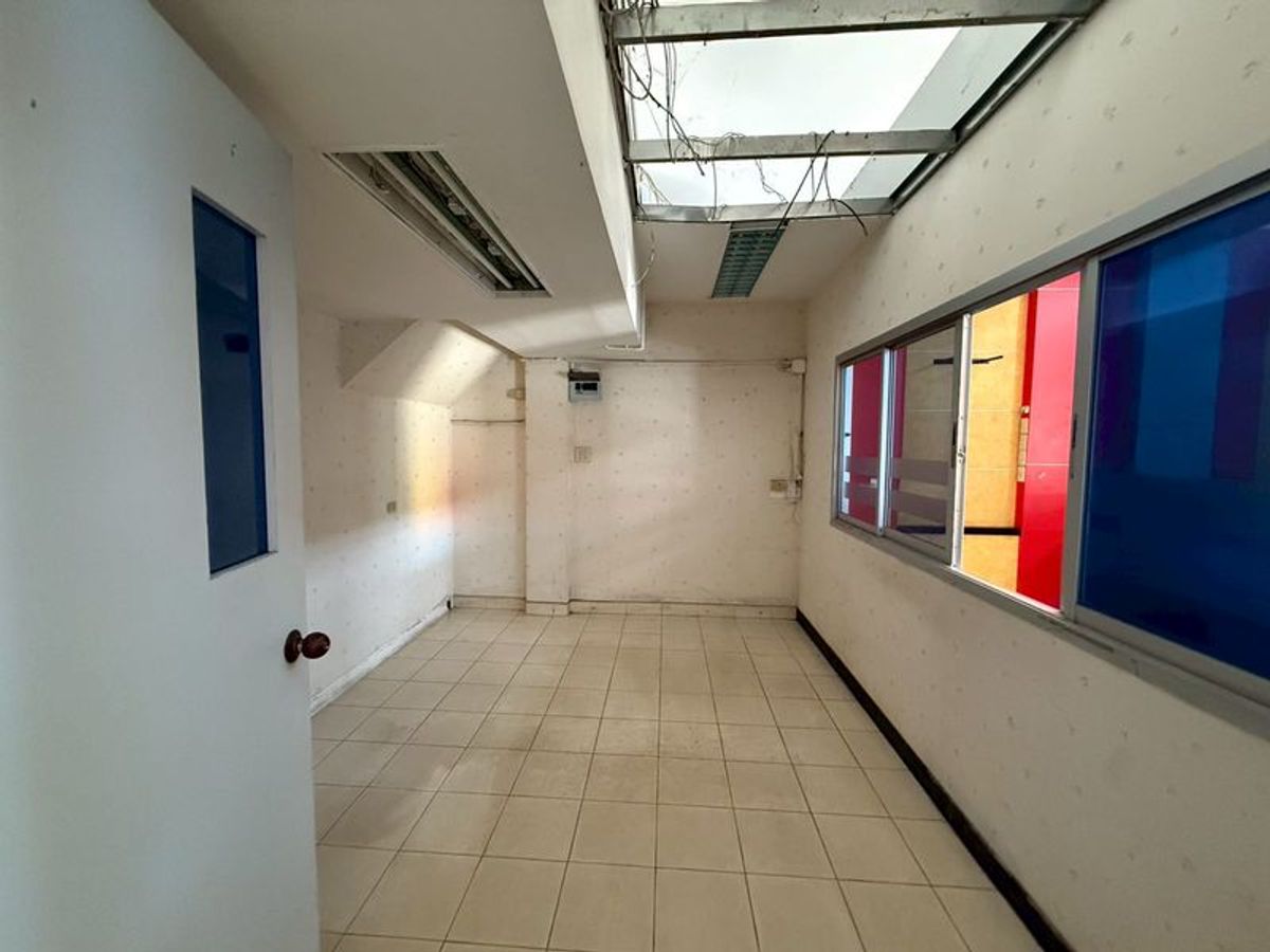 For SaleShop HouseUttaradit : 4 -storey commercial building for sale, 46.5 square wah deck, Borom Asin Road, Tha It Subdistrict, Mueang District, Uttaradit Province