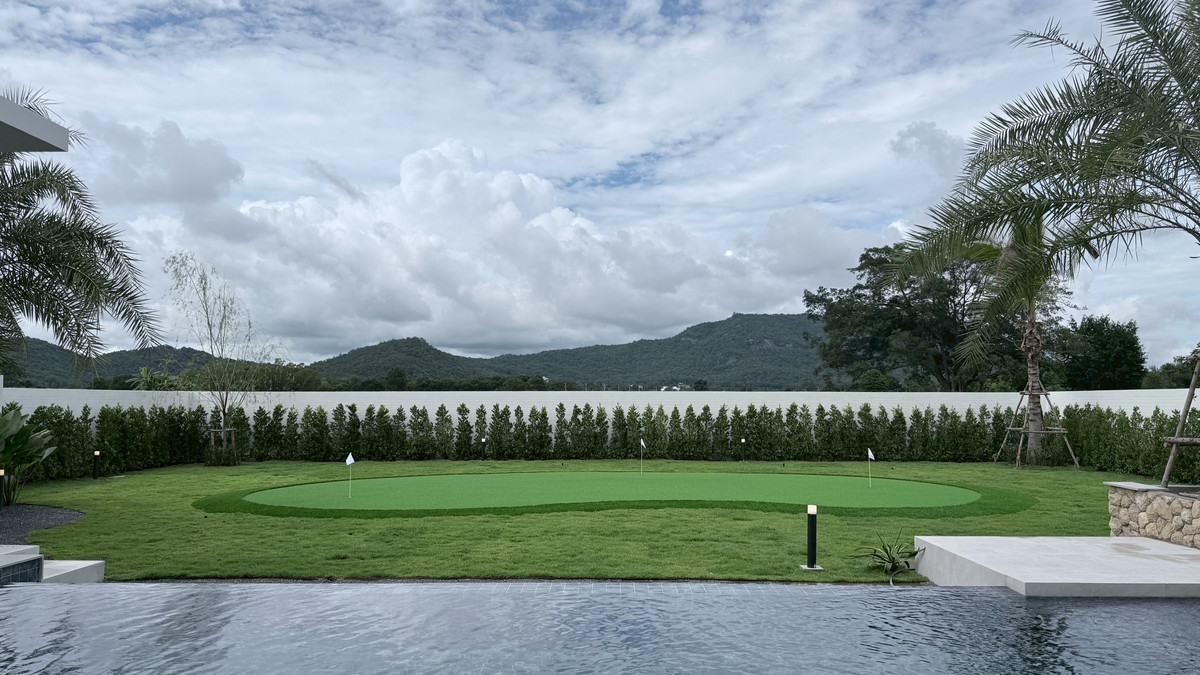 ขายหัวหิน ประจวบคีรีขันธ์ : พูลวิลล่าหัวหินที่มาพร้อมสนามกอล์ฟส่วนตัว และวิวภูเขา ที่ดินครึ่งไร่