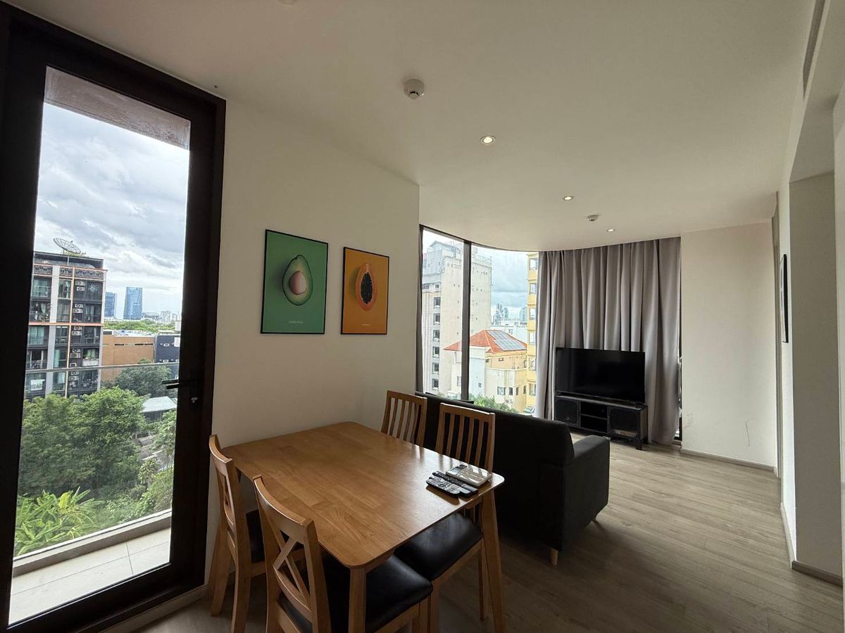 For RentCondoSukhumvit, Asoke, Thonglor : Fynn Asoke condo for rent. Completely decorated with BTS Asoke and MRT Sukhumvit !!