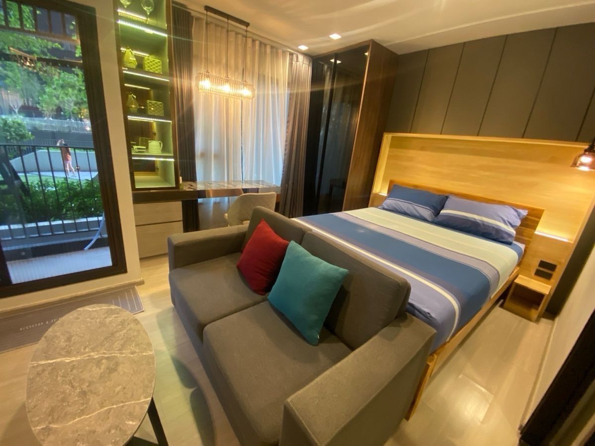 For RentCondoRama9, Petchburi, RCA : Condo for Rent Life Asoke Rama 9 months 20,000 THB.